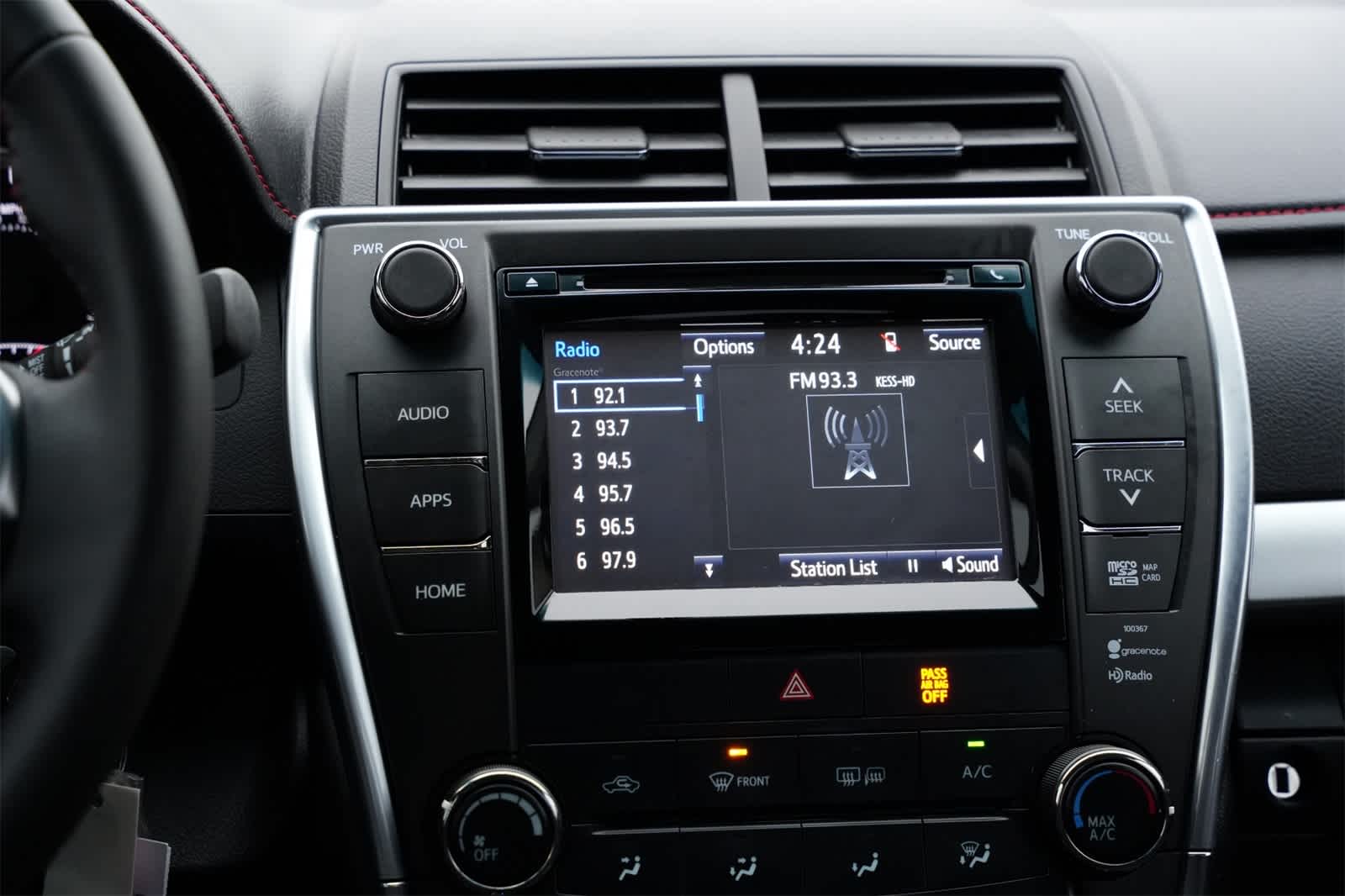 Thumbnail: 2015 Toyota Camry - 13