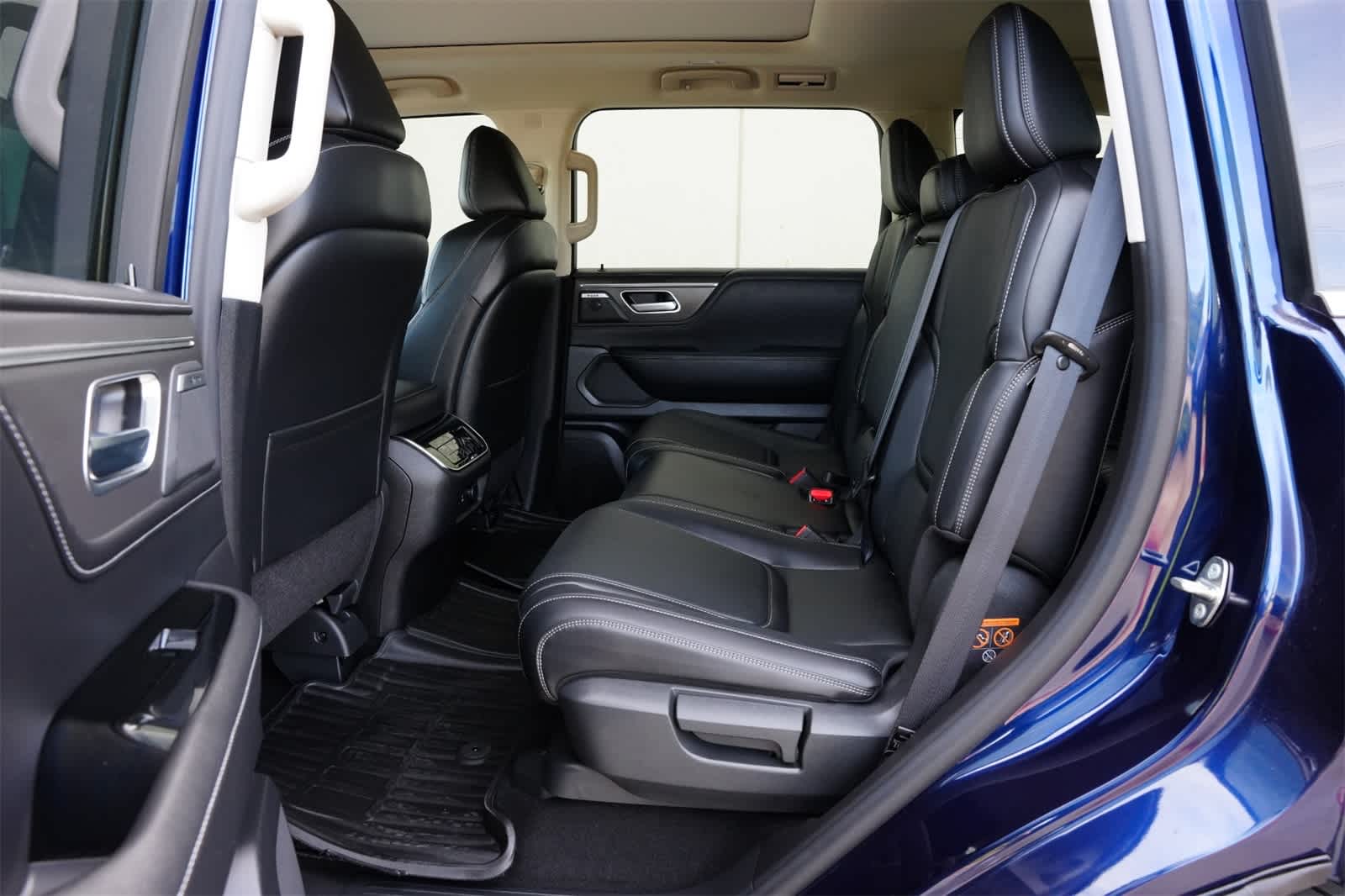 Thumbnail: 2025 INFINITI QX80 - 19