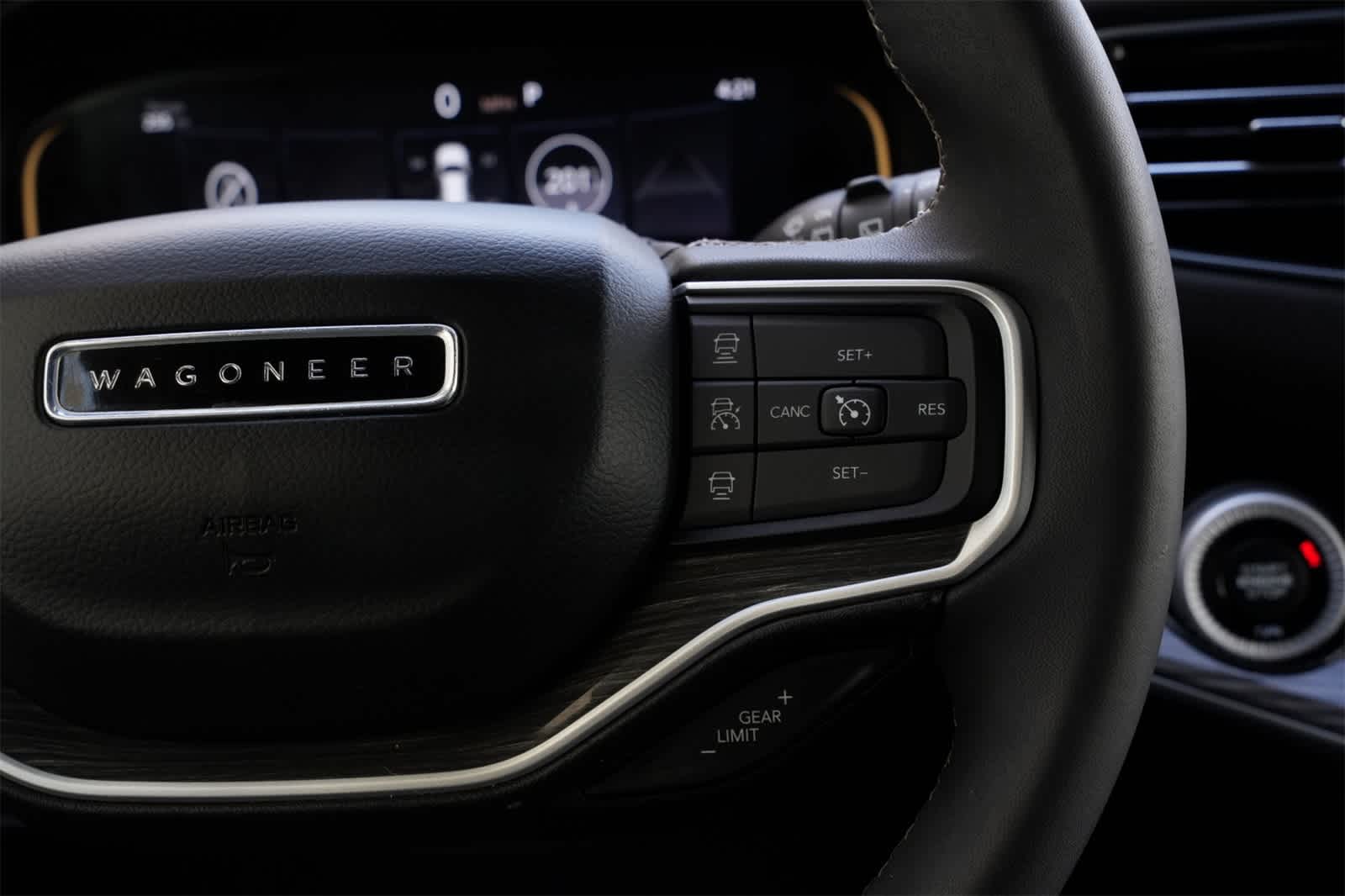 Thumbnail: 2022 Jeep Wagoneer - 11