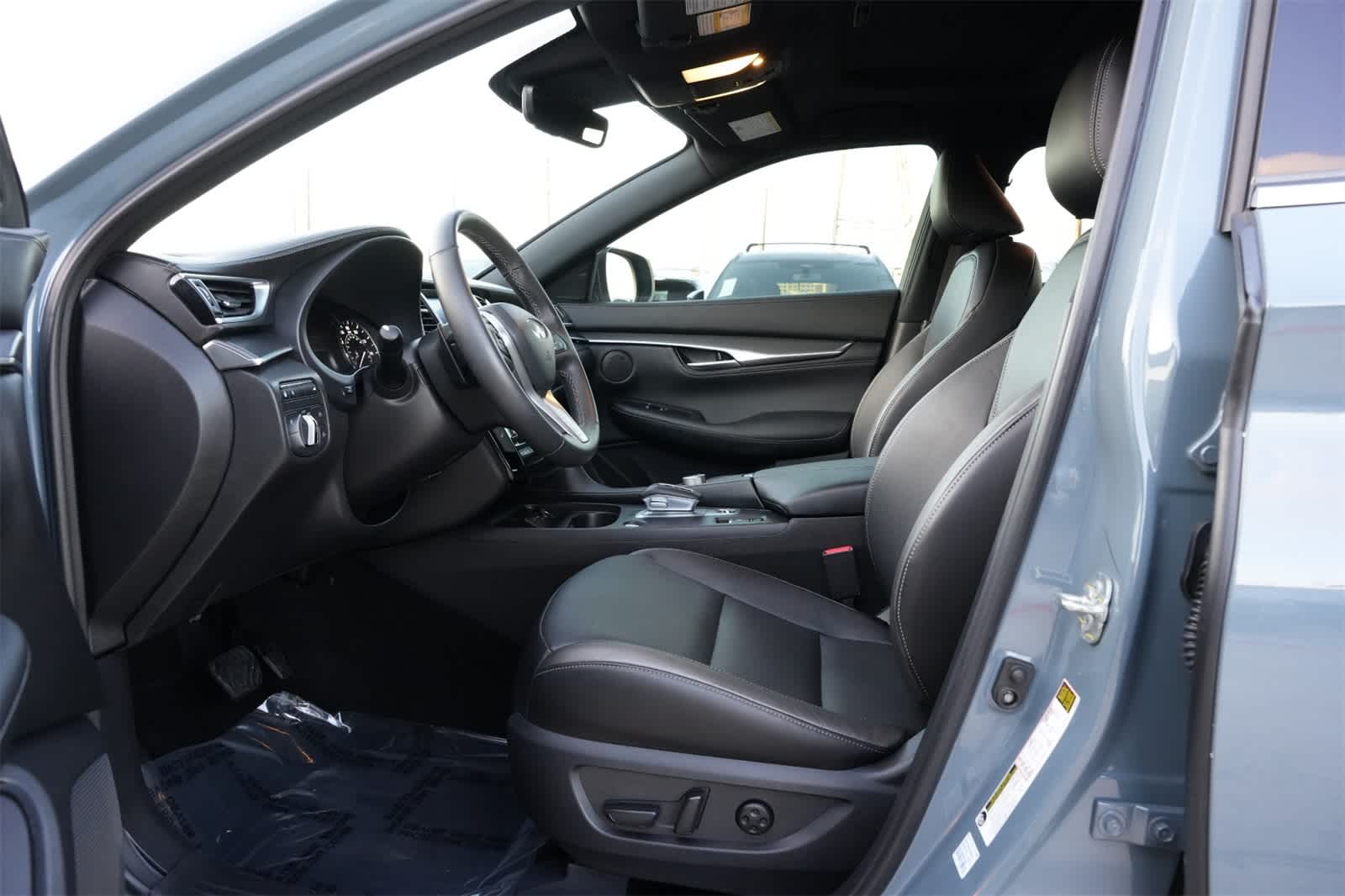 Thumbnail: 2025 INFINITI QX55 - 17