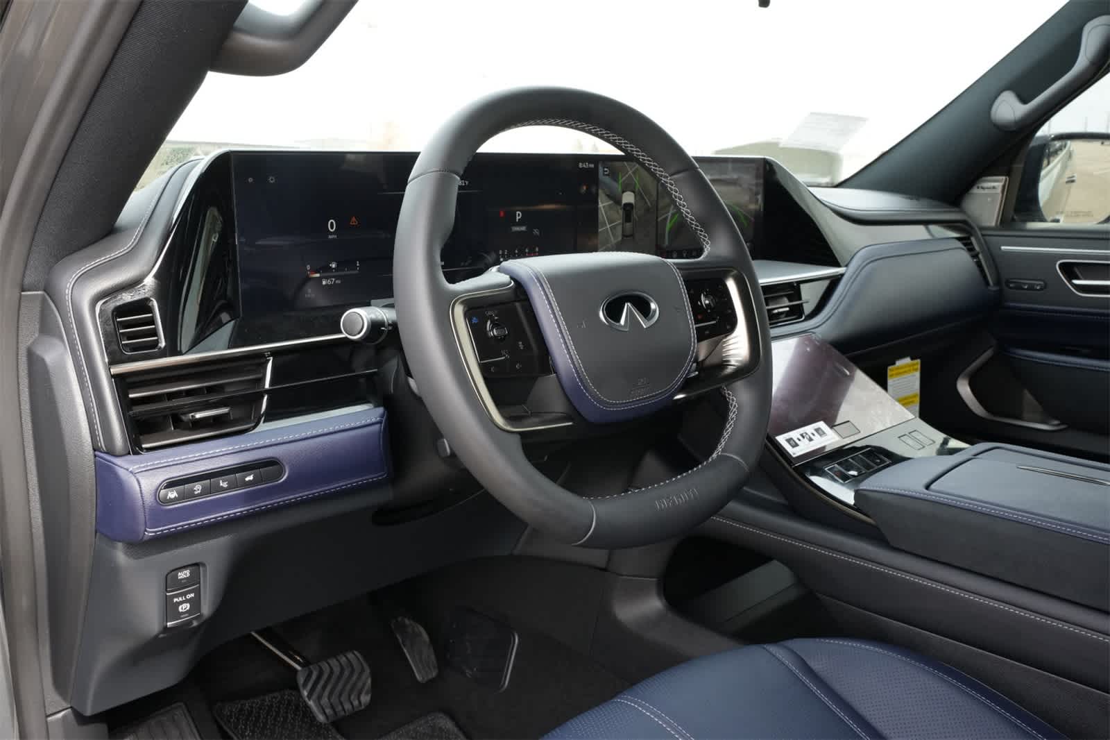 Thumbnail: 2026 INFINITI QX80 - 16