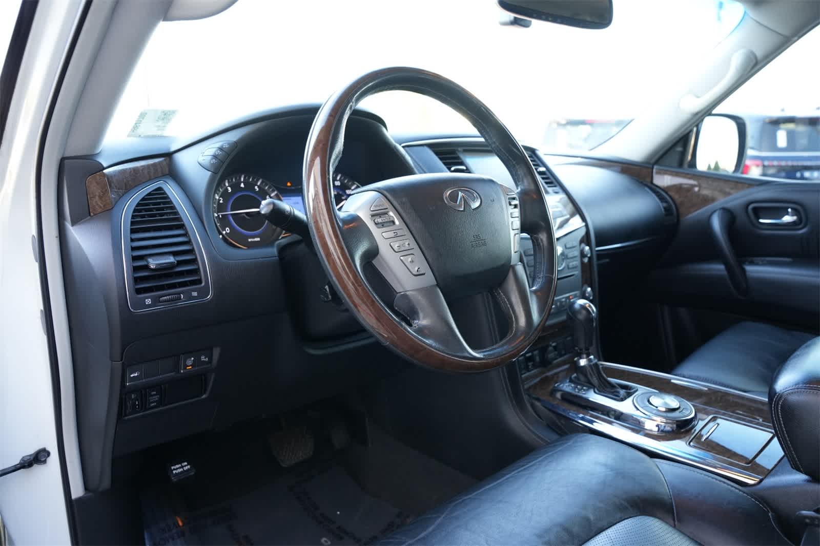 Thumbnail: 2017 INFINITI QX80 - 14