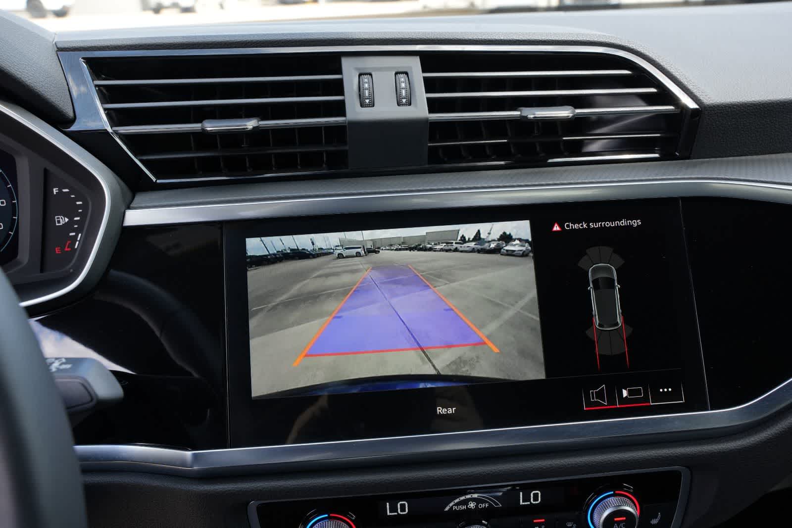 Thumbnail: 2025 Audi Q3 - 14