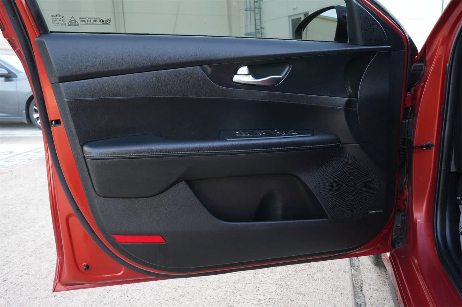 Thumbnail: 2021 Kia Forte - 18