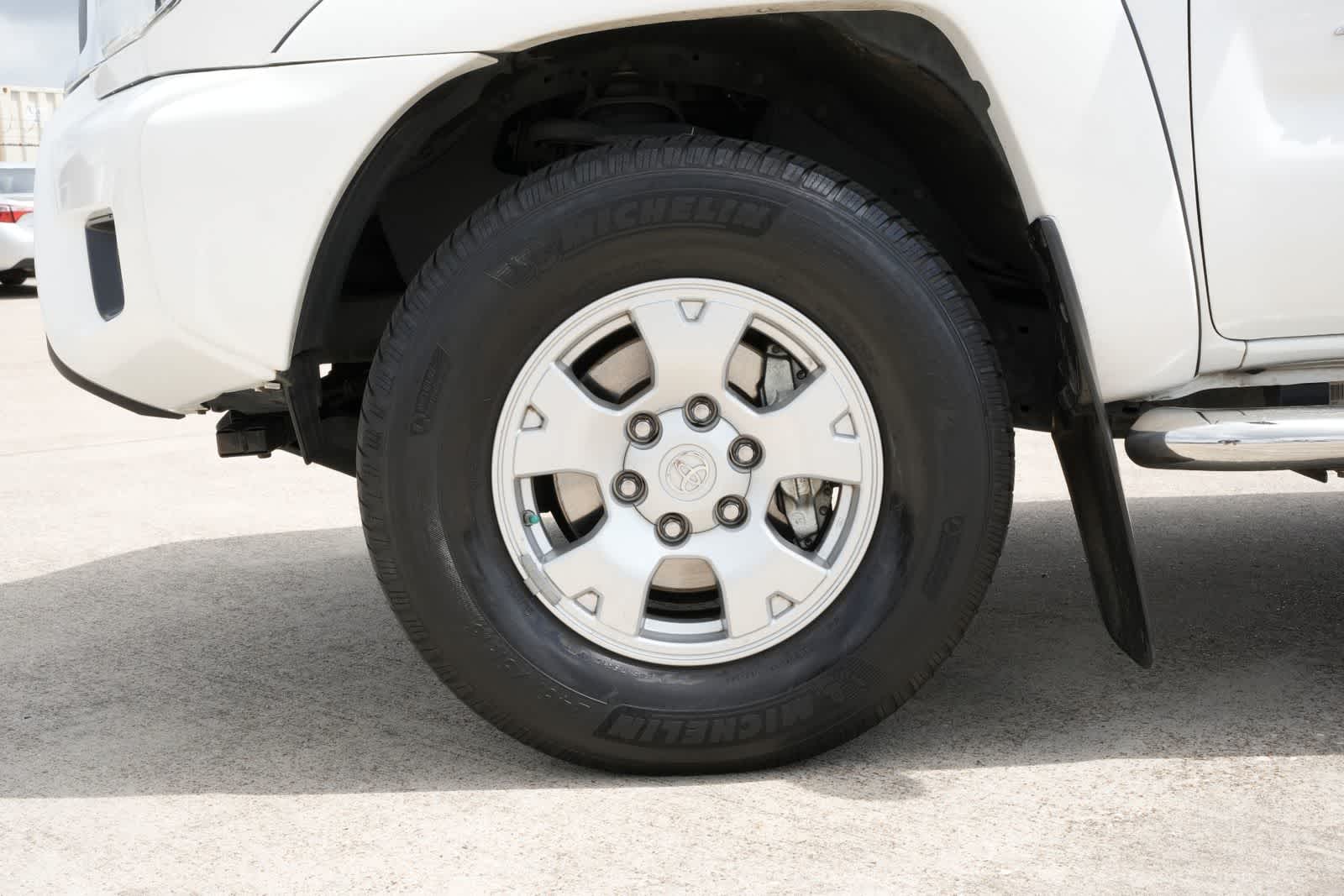 Thumbnail: 2015 Toyota Tacoma - 24