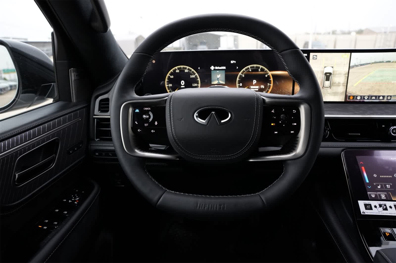 Thumbnail: 2026 INFINITI QX80 - 9