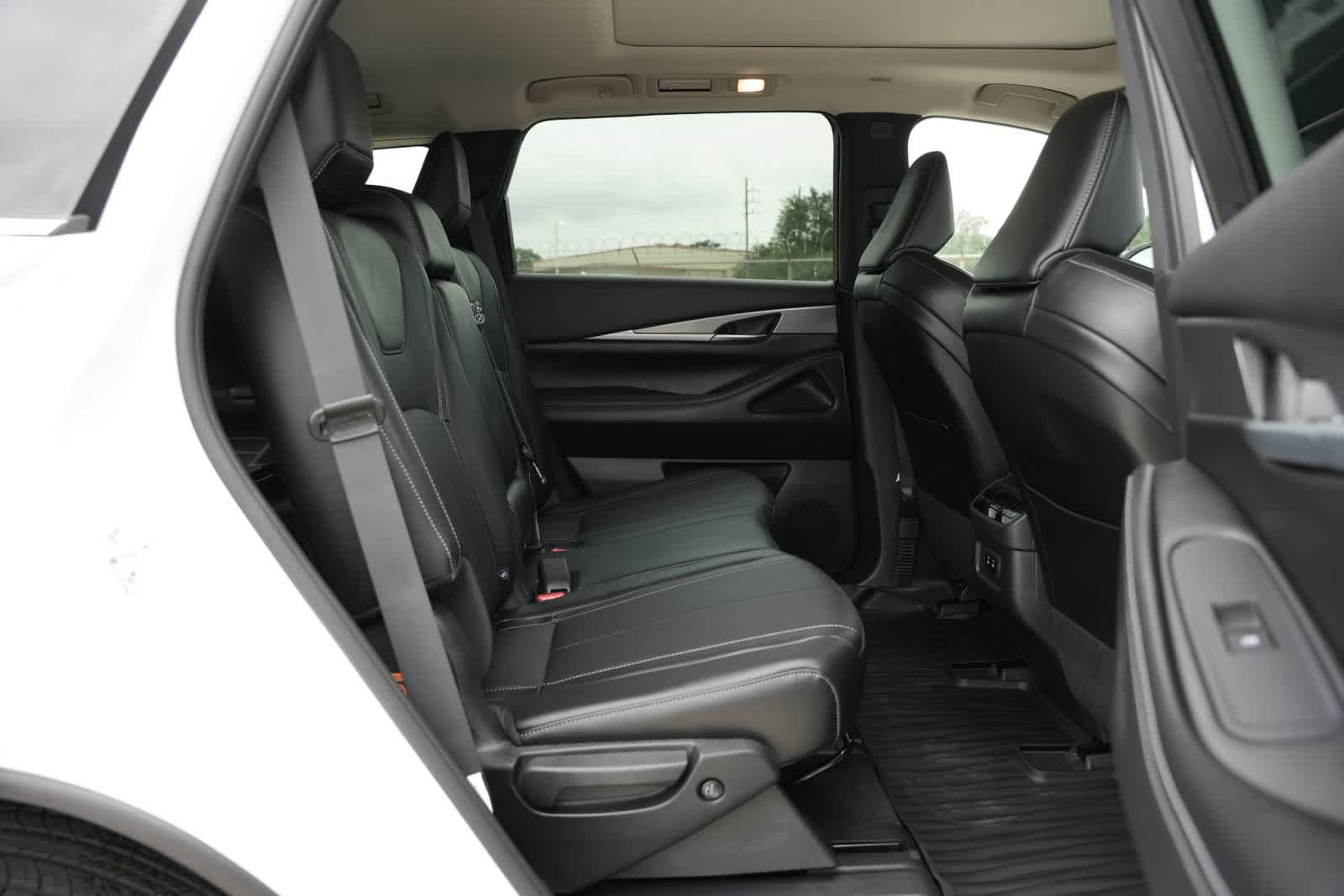 Thumbnail: 2027 INFINITI QX60 - 21