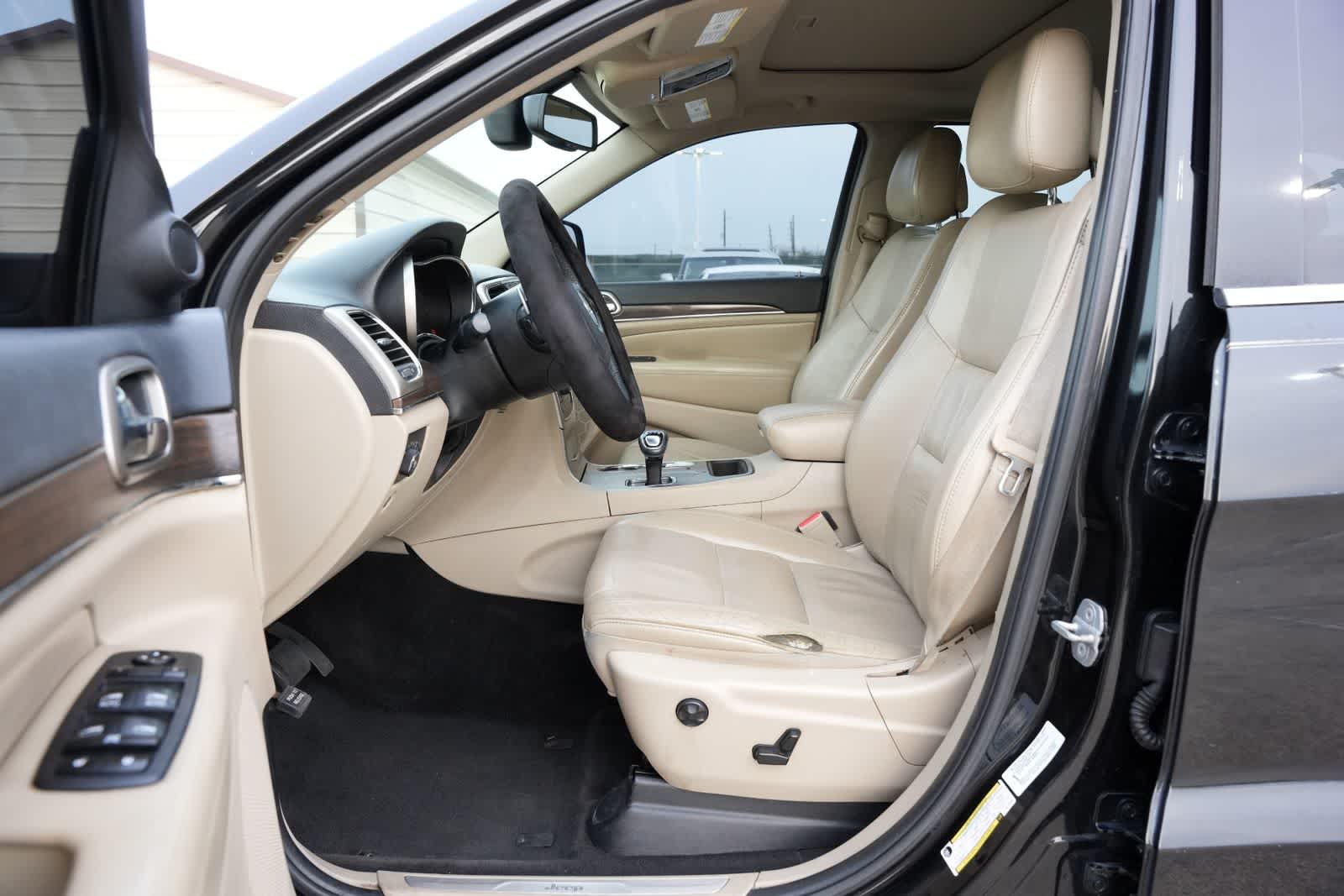 Thumbnail: 2014 Jeep Grand Cherokee - 16