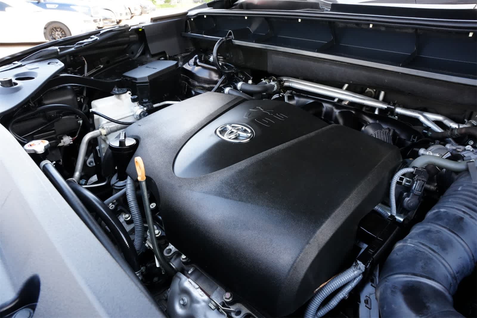 Thumbnail: 2020 Toyota Highlander - 25