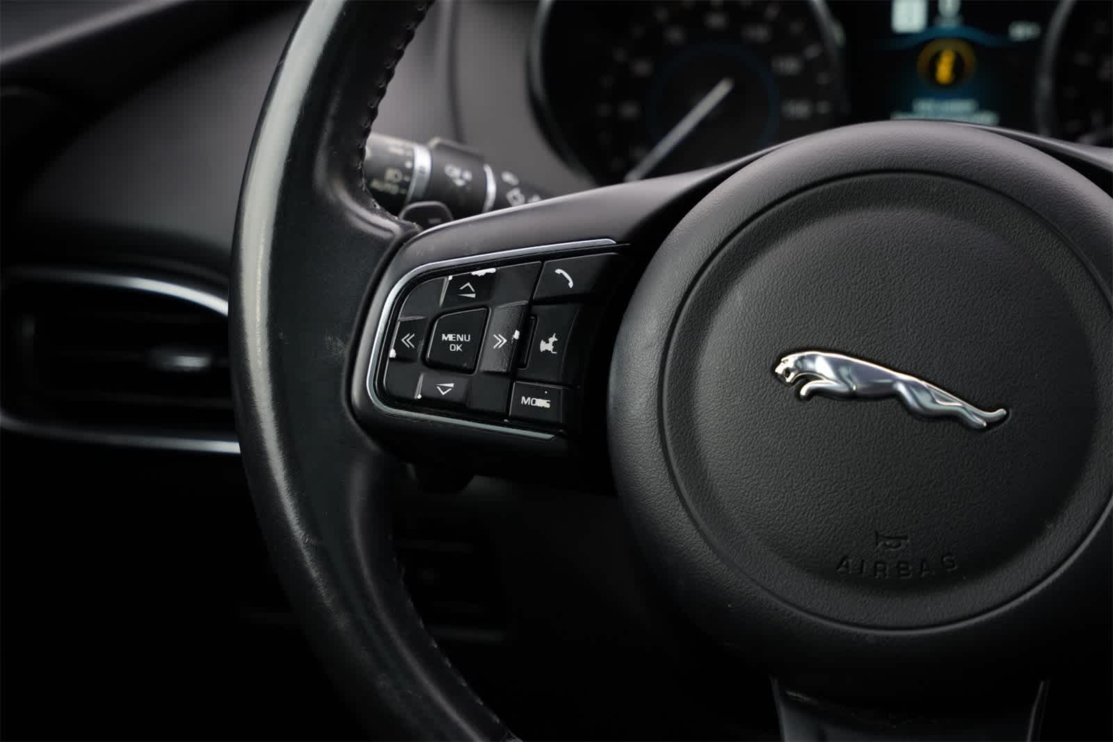 Thumbnail: 2020 Jaguar F-Pace - 10