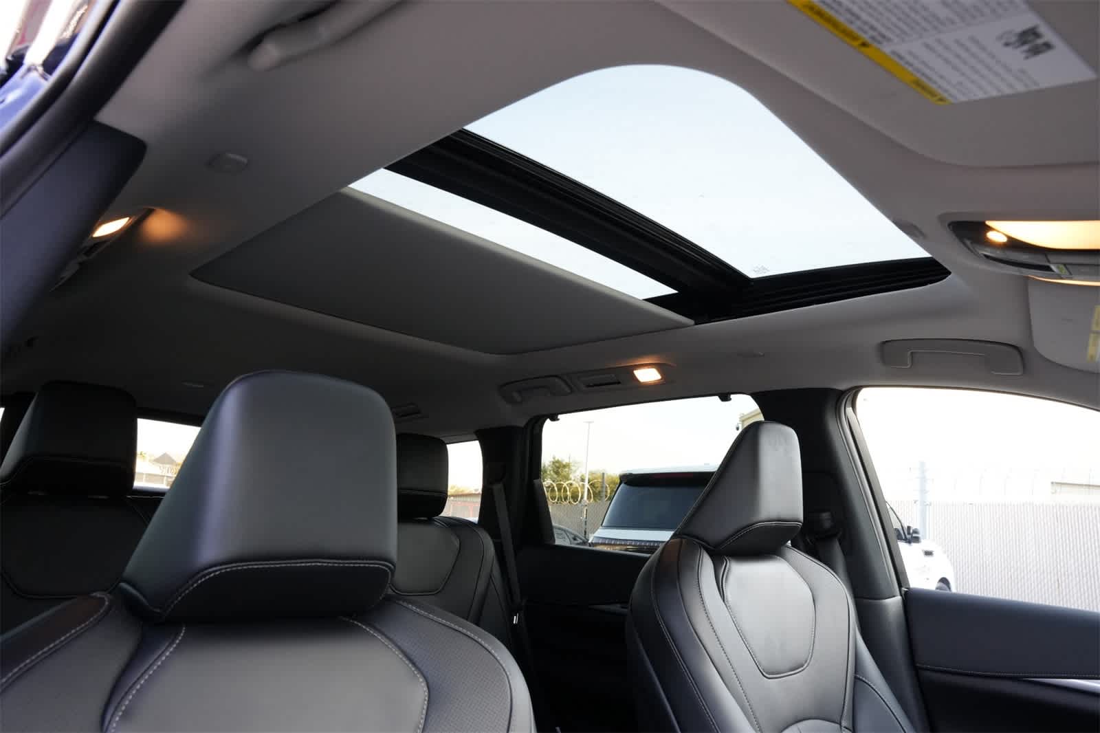 Thumbnail: 2026 INFINITI QX60 - 24