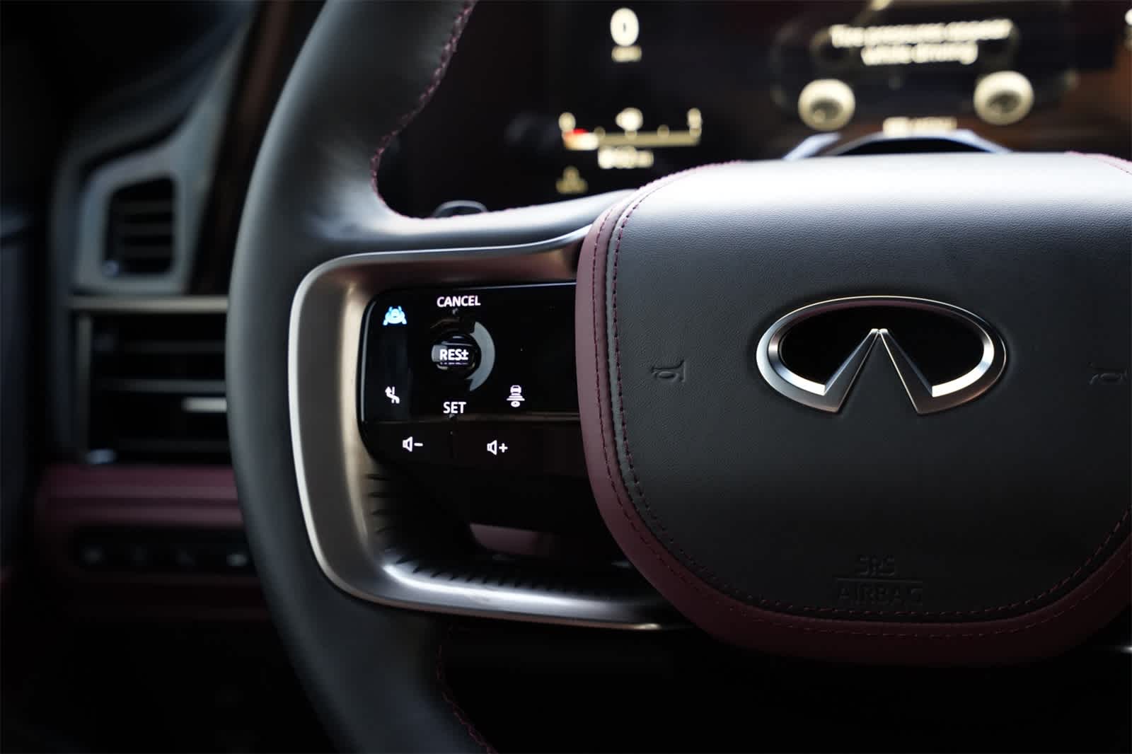 Thumbnail: 2026 INFINITI QX80 - 10