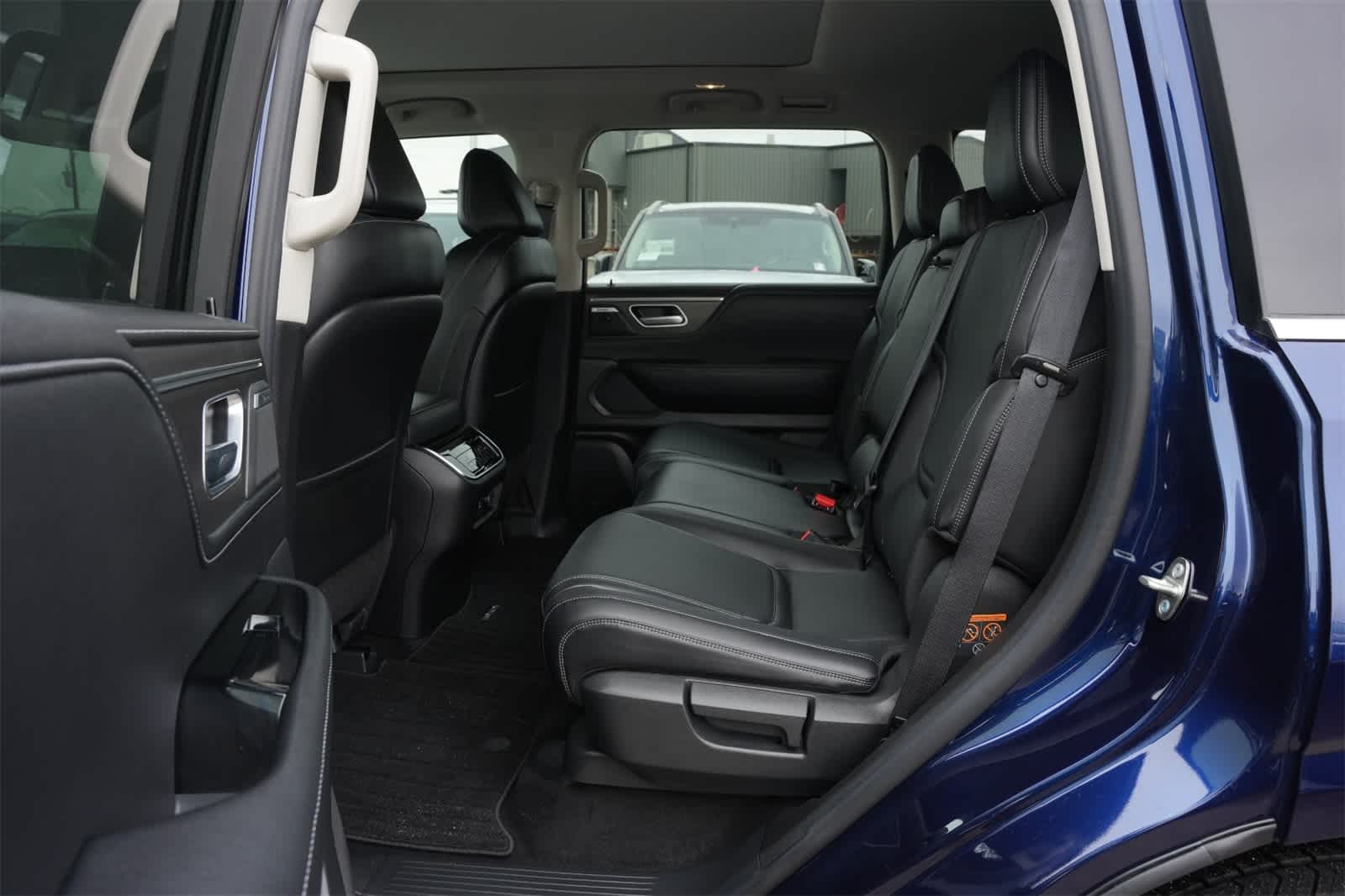 Thumbnail: 2025 INFINITI QX80 - 19