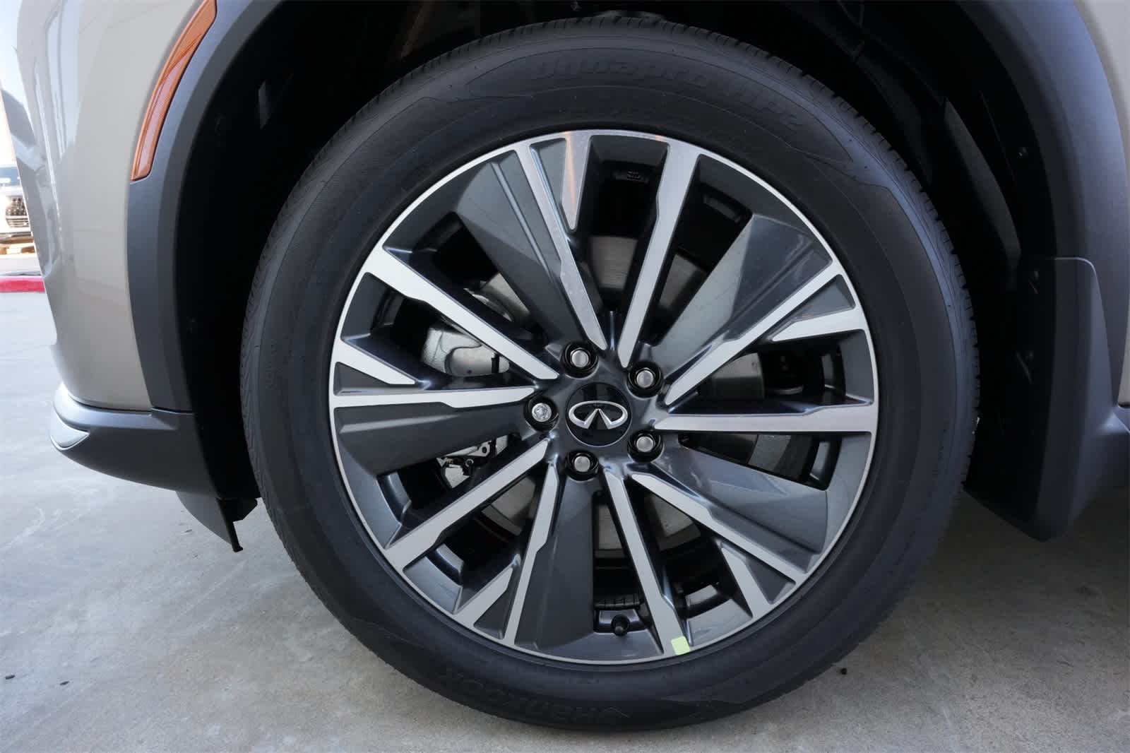 Thumbnail: 2026 INFINITI QX60 - 26