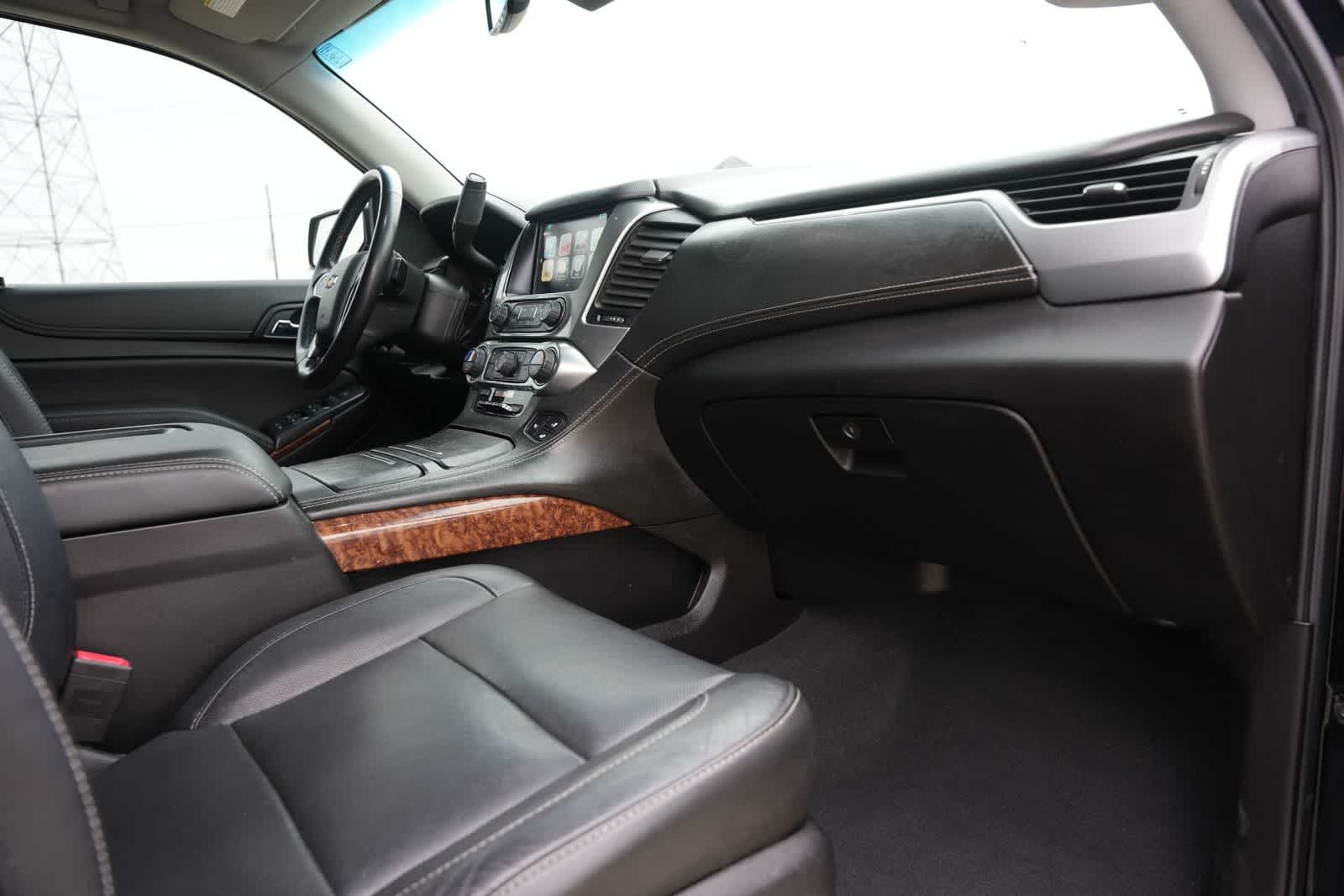 Thumbnail: 2019 Chevrolet Suburban - 21