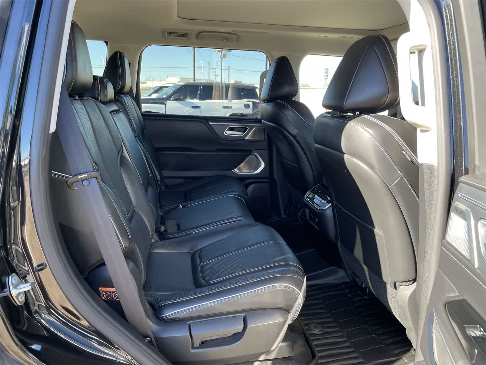 Thumbnail: 2025 INFINITI QX80 - 22