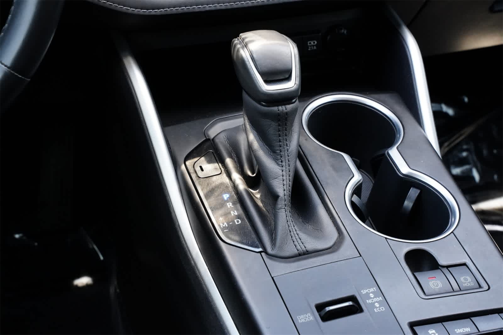 Thumbnail: 2020 Toyota Highlander - 15