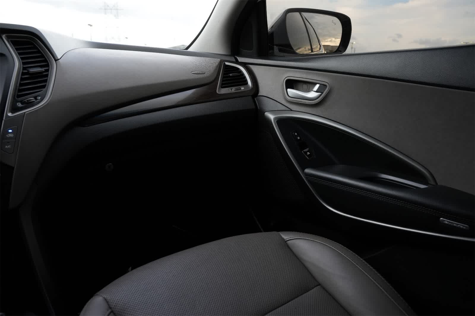 Thumbnail: 2017 Hyundai Santa Fe - 8