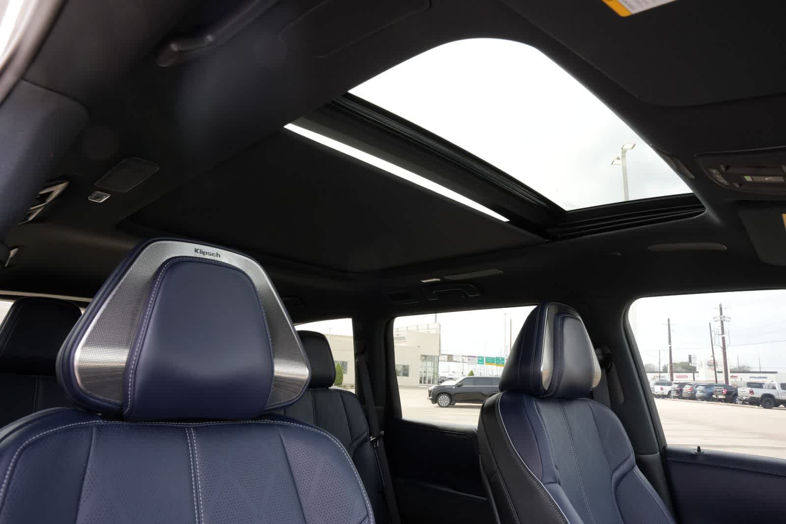 Thumbnail: 2026 INFINITI QX80 - 24