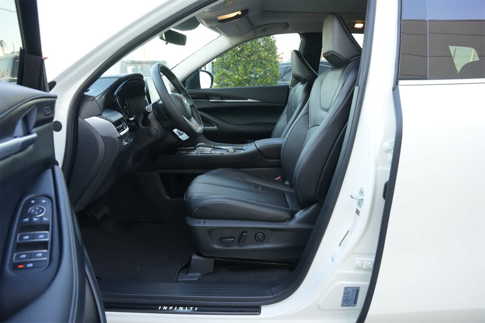 2025 INFINITI QX60 Sensory 14