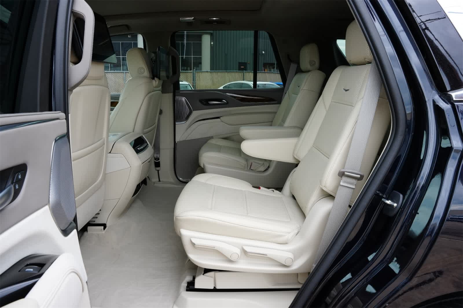 Thumbnail: 2023 Cadillac Escalade - 19