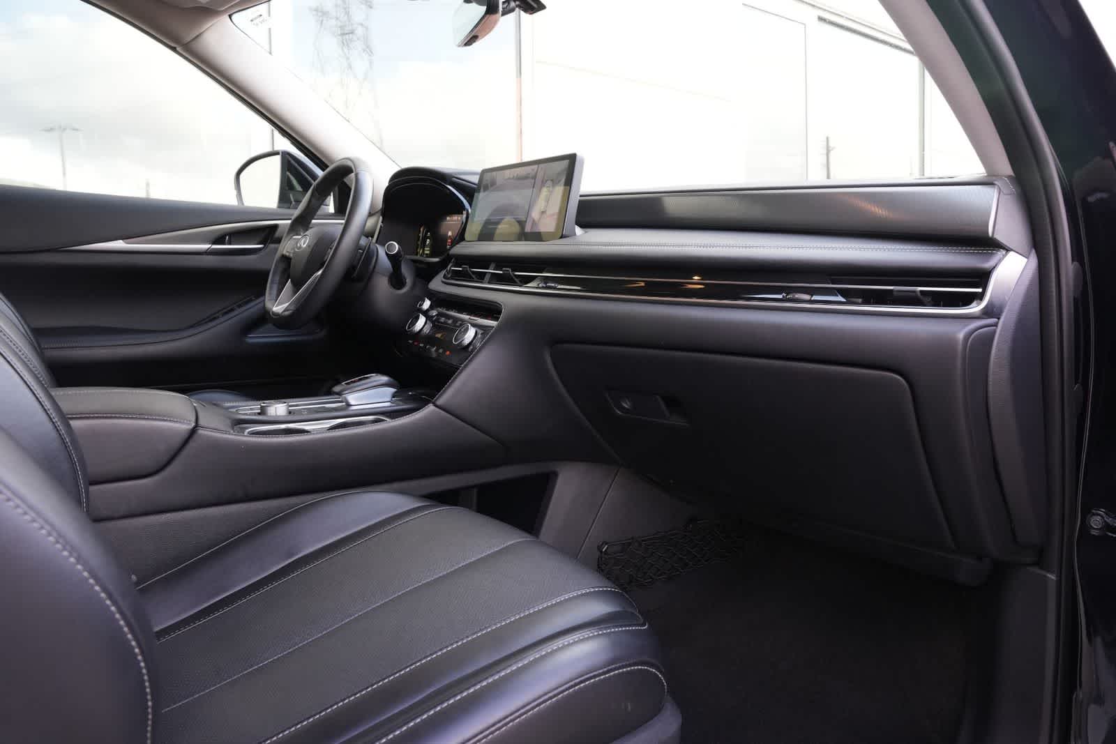 Thumbnail: 2023 INFINITI QX60 - 20