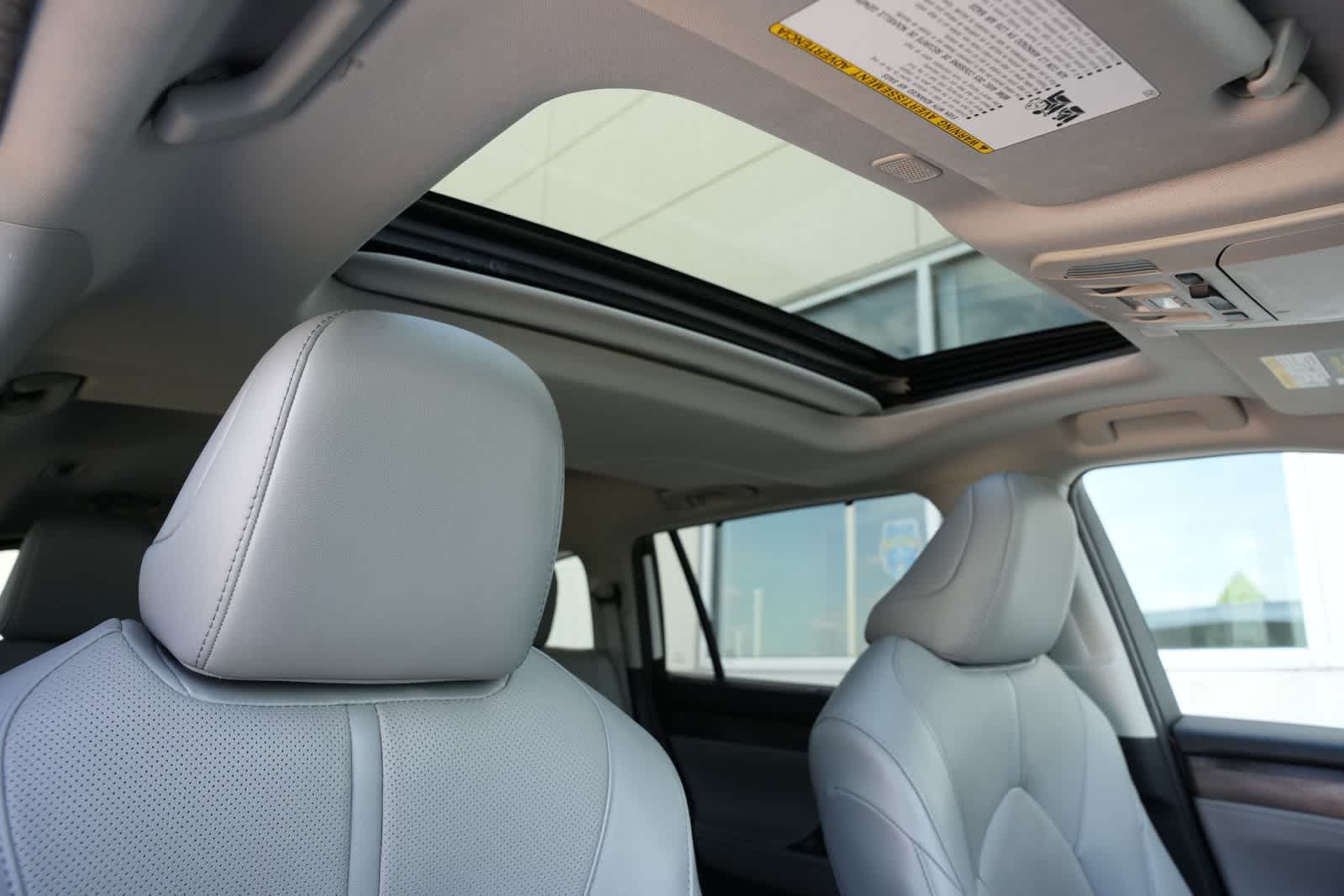 Thumbnail: 2023 Toyota Highlander - 23