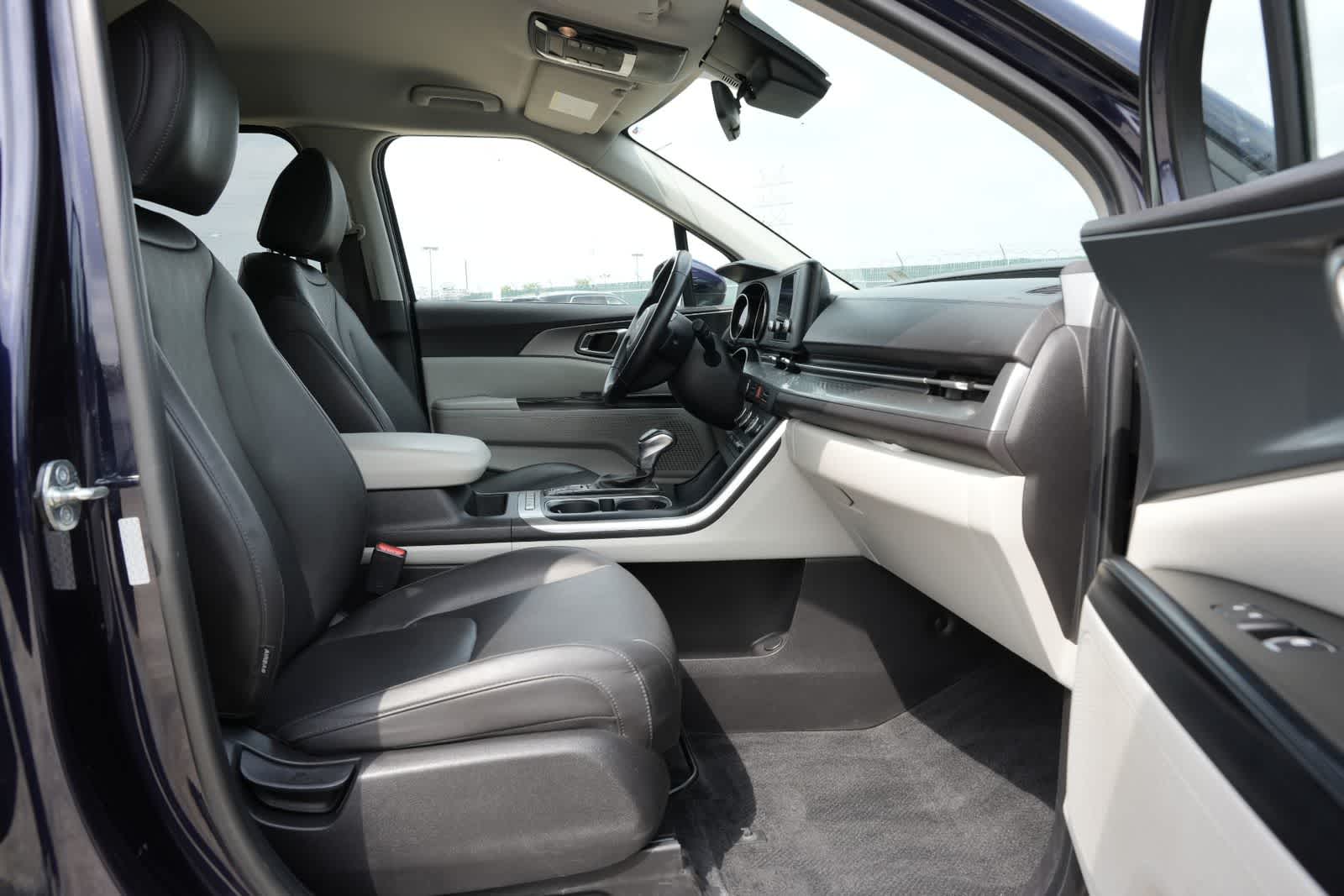 Thumbnail: 2024 Kia Carnival - 23