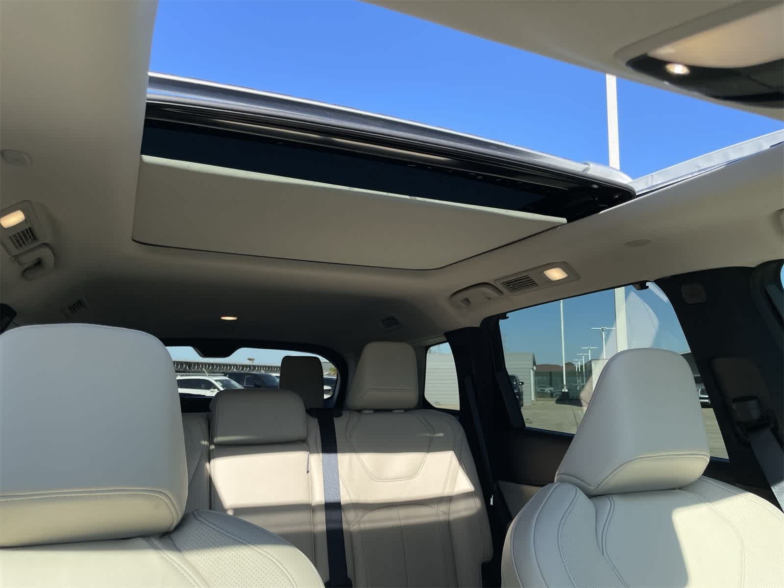Thumbnail: 2025 INFINITI QX60 - 25