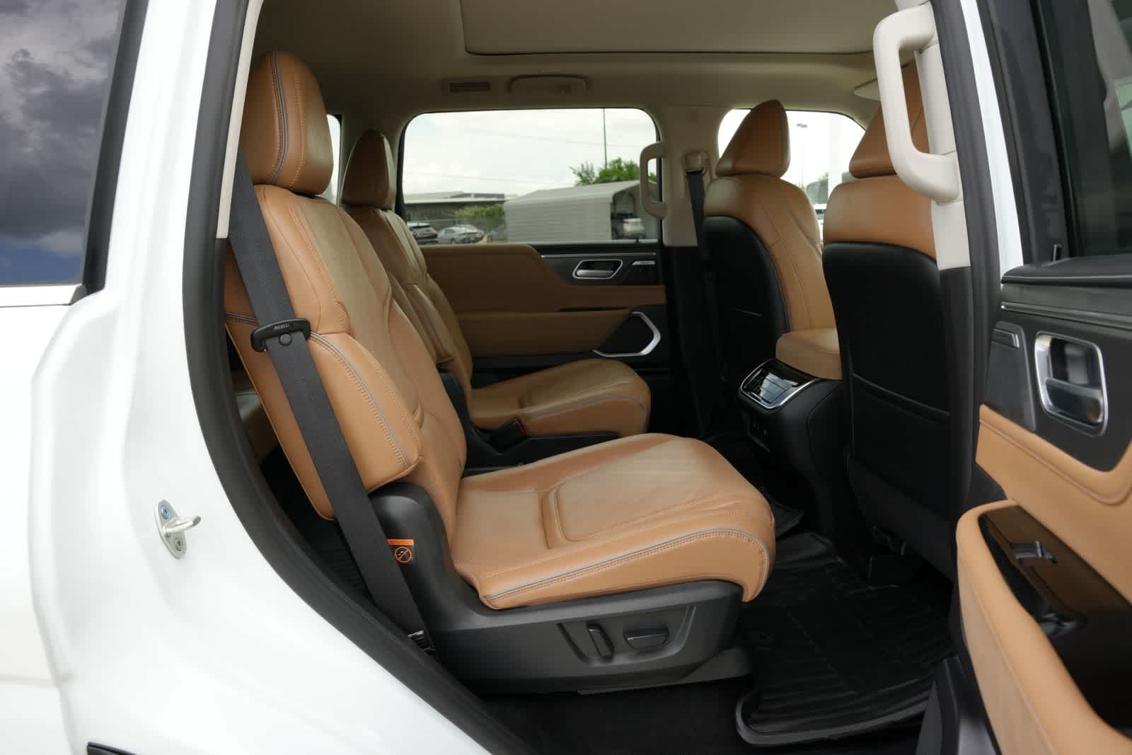 Thumbnail: 2027 INFINITI QX80 - 21