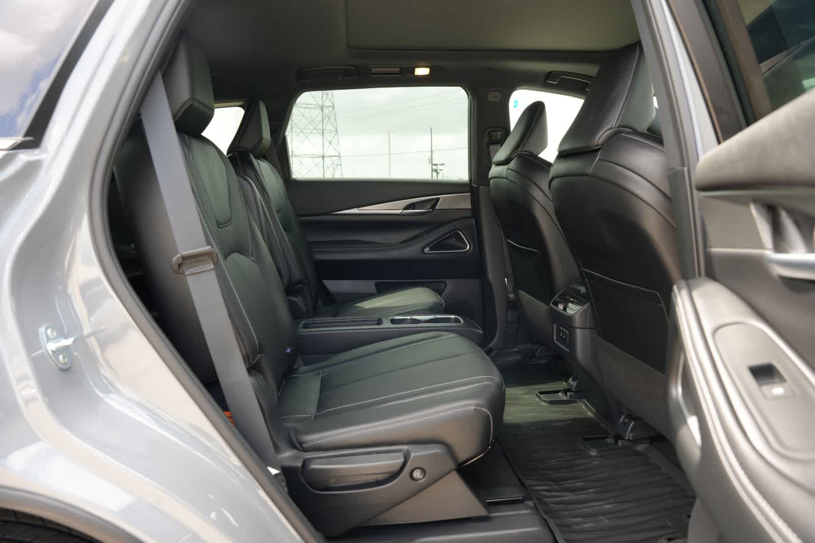 Thumbnail: 2027 INFINITI QX60 - 21