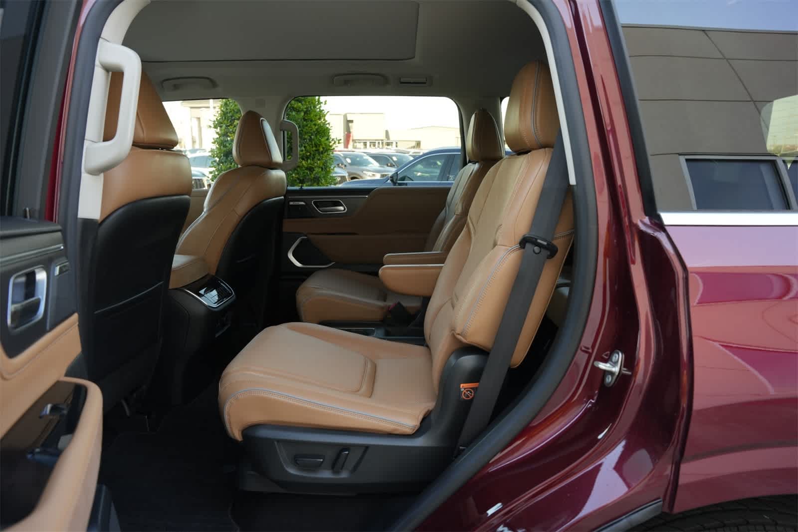 Thumbnail: 2025 INFINITI QX80 - 19