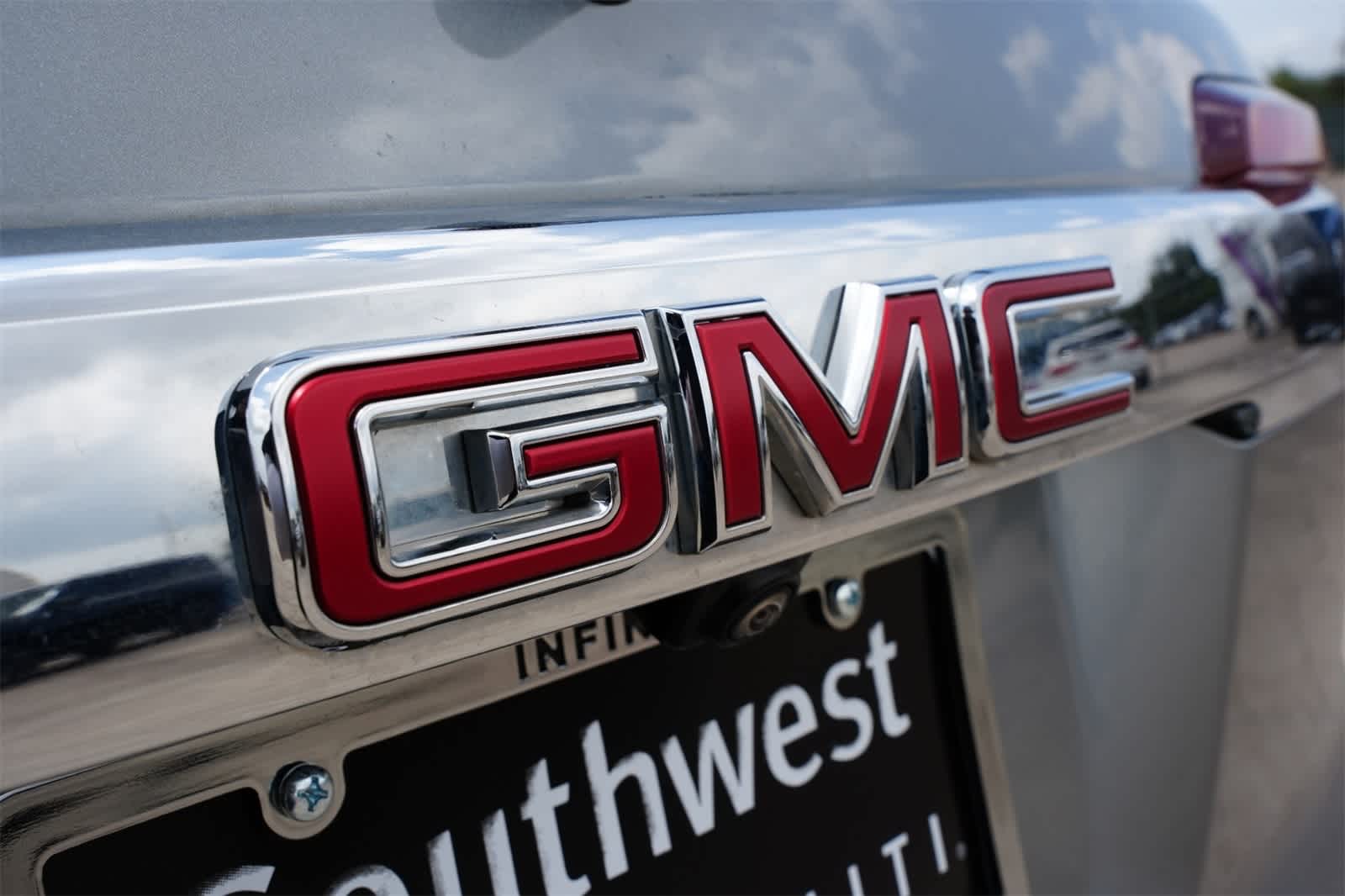 2023 GMC Acadia SLT 18
