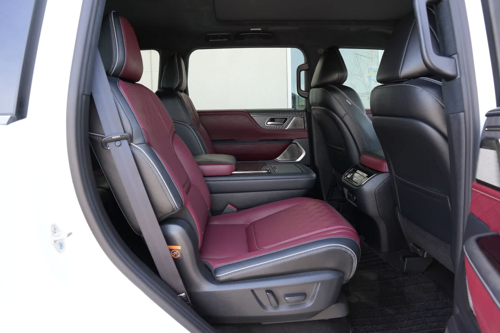 Thumbnail: 2026 INFINITI QX80 - 21