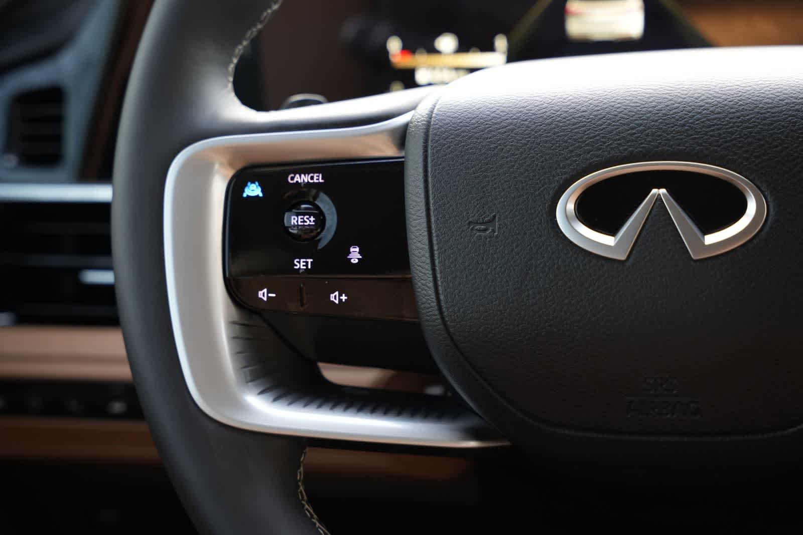 Thumbnail: 2026 INFINITI QX80 - 10