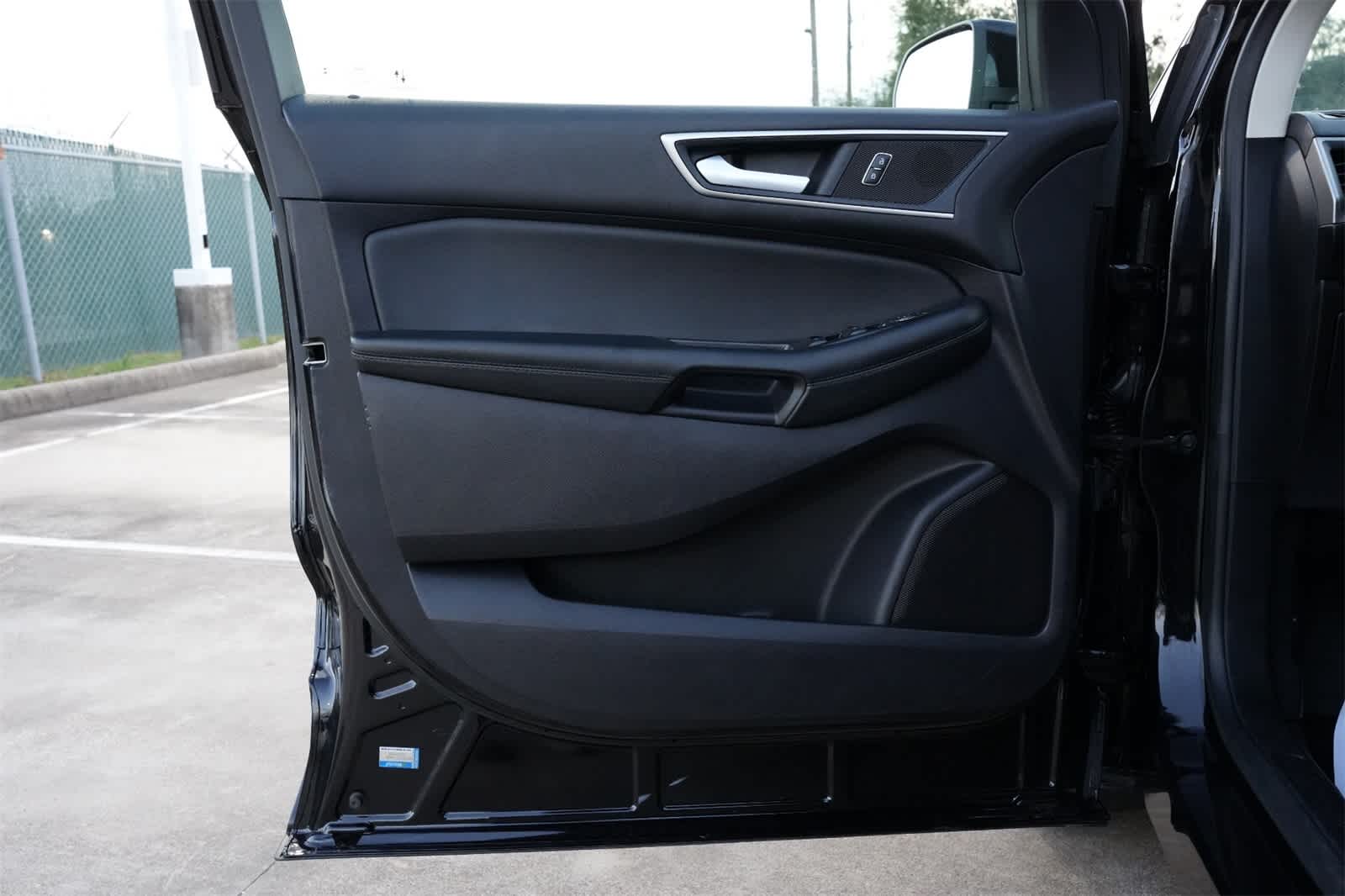 Thumbnail: 2020 Ford Edge - 18