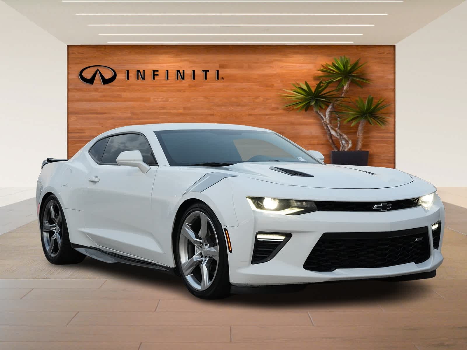 Thumbnail: 2017 Chevrolet Camaro - 3