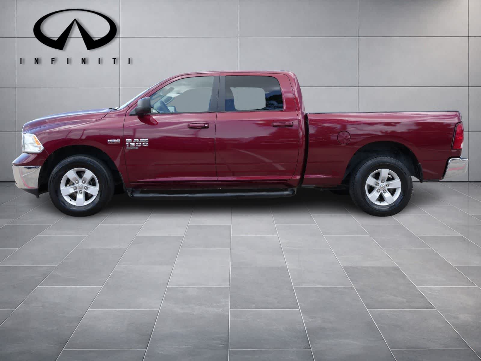 Thumbnail: 2019 RAM 1500 Classic - 4