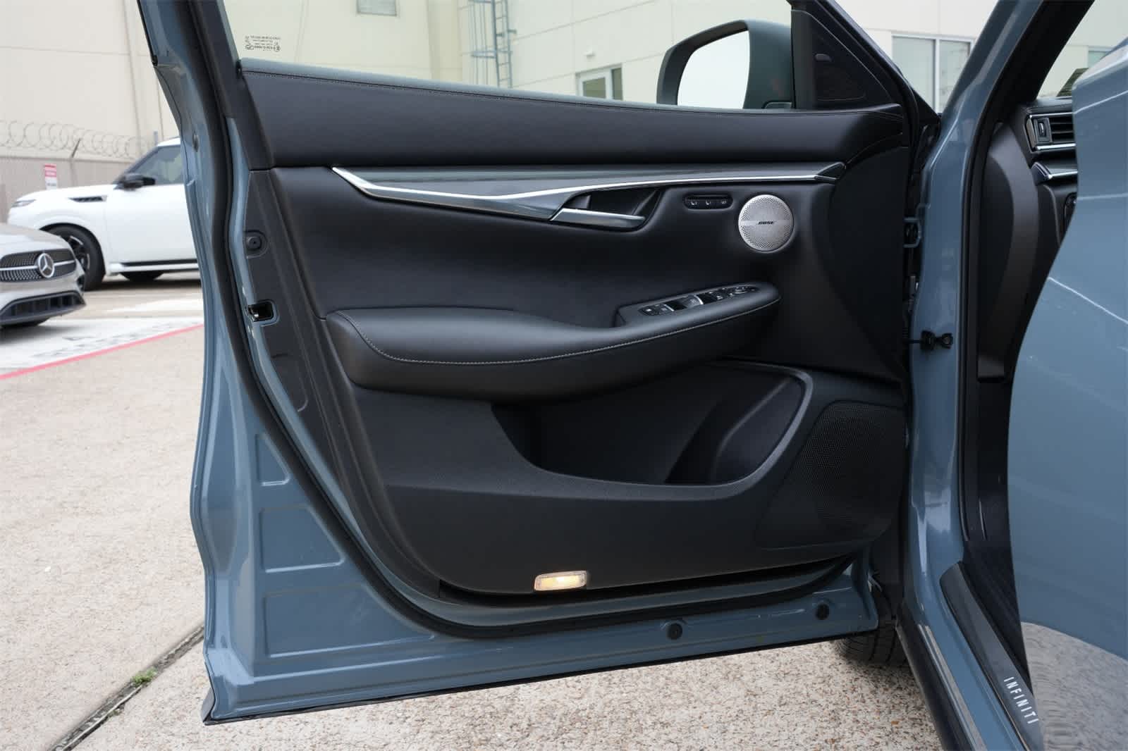 Thumbnail: 2025 INFINITI QX50 - 18