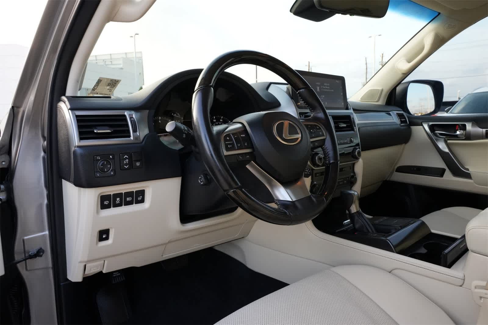 Thumbnail: 2022 Lexus GX - 17