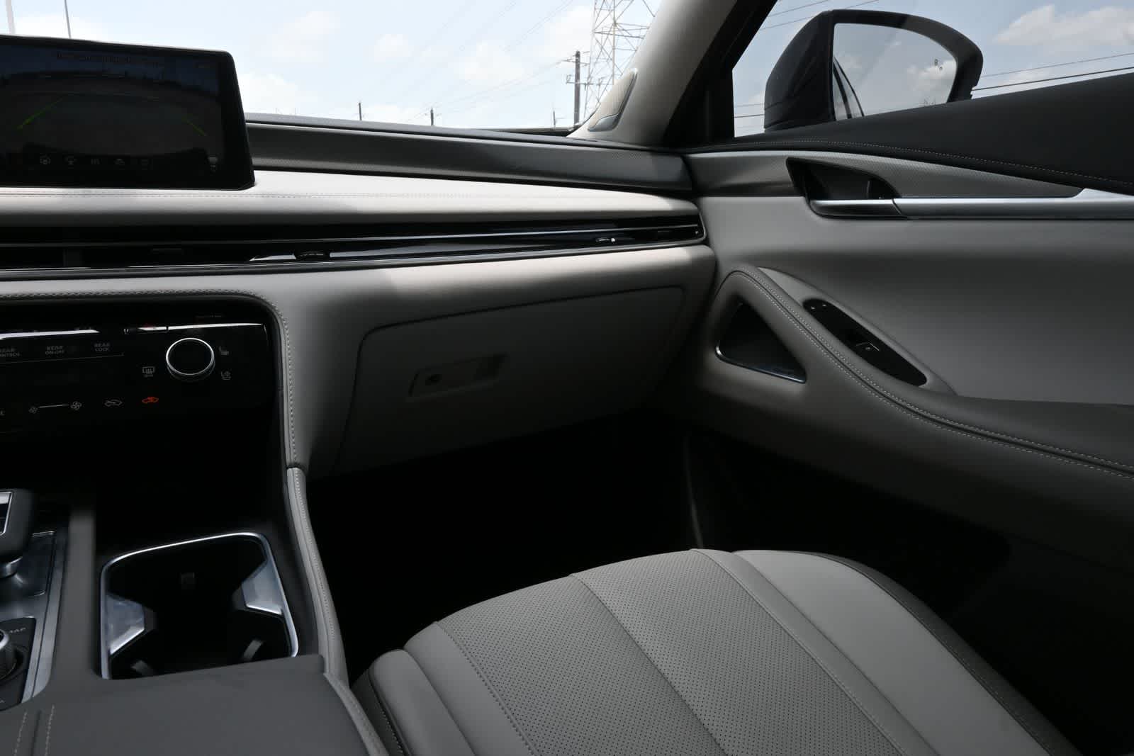 Thumbnail: 2026 INFINITI QX60 - 8