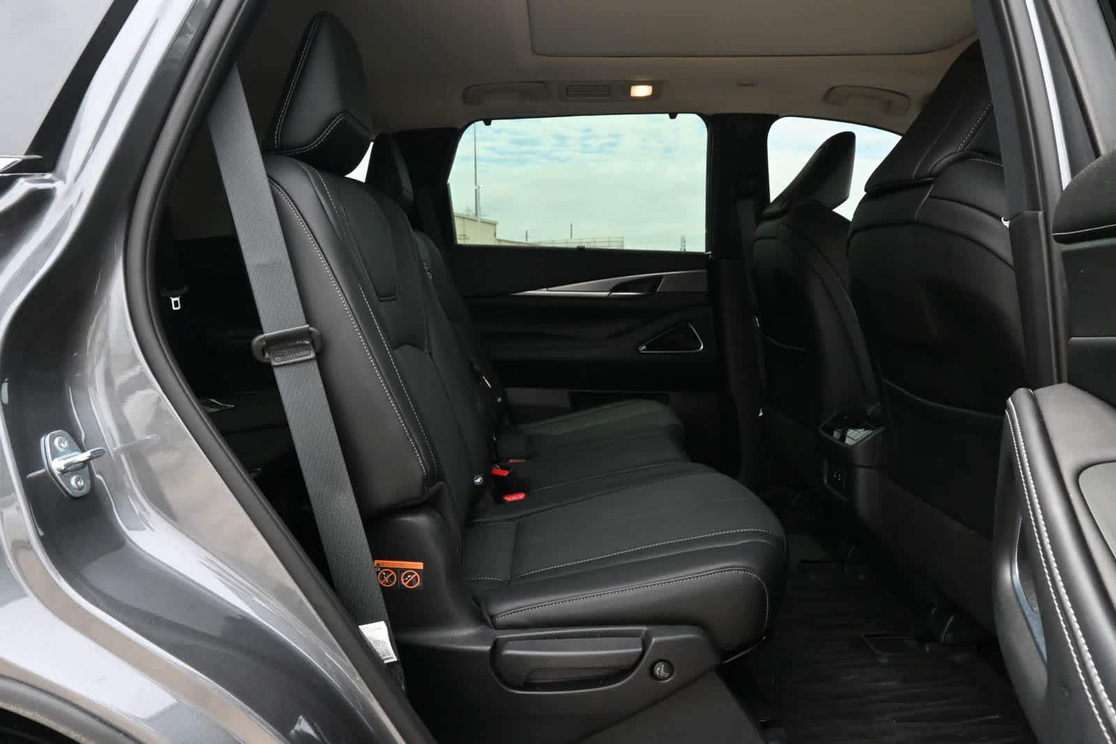 Thumbnail: 2026 INFINITI QX60 - 22
