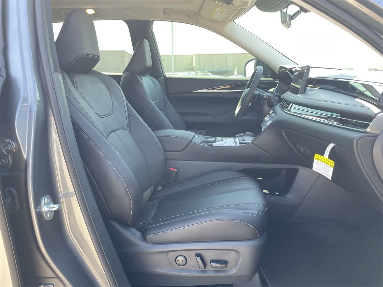 Thumbnail: 2025 INFINITI QX60 - 26