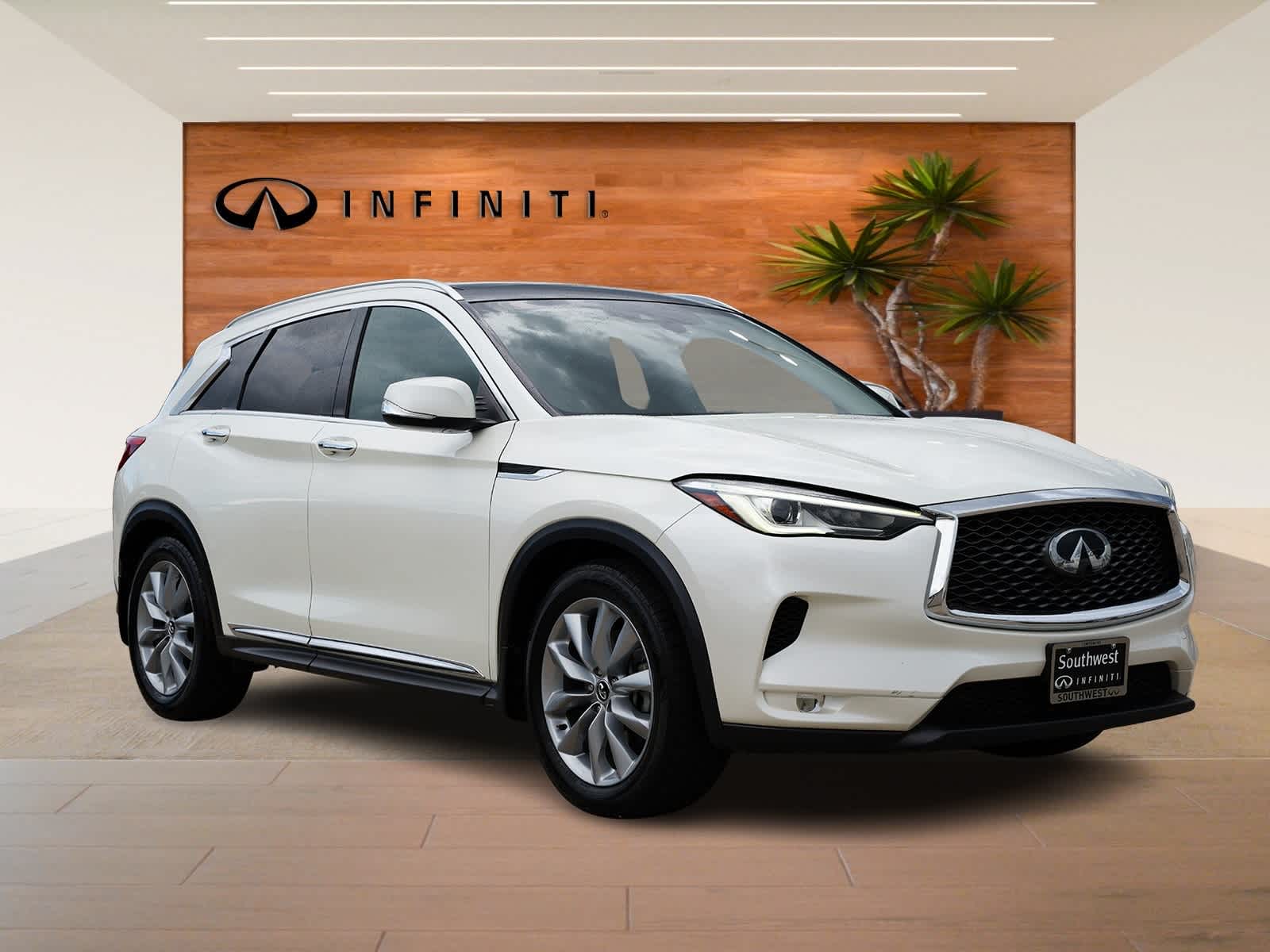 Thumbnail: 2019 INFINITI QX50 - 3