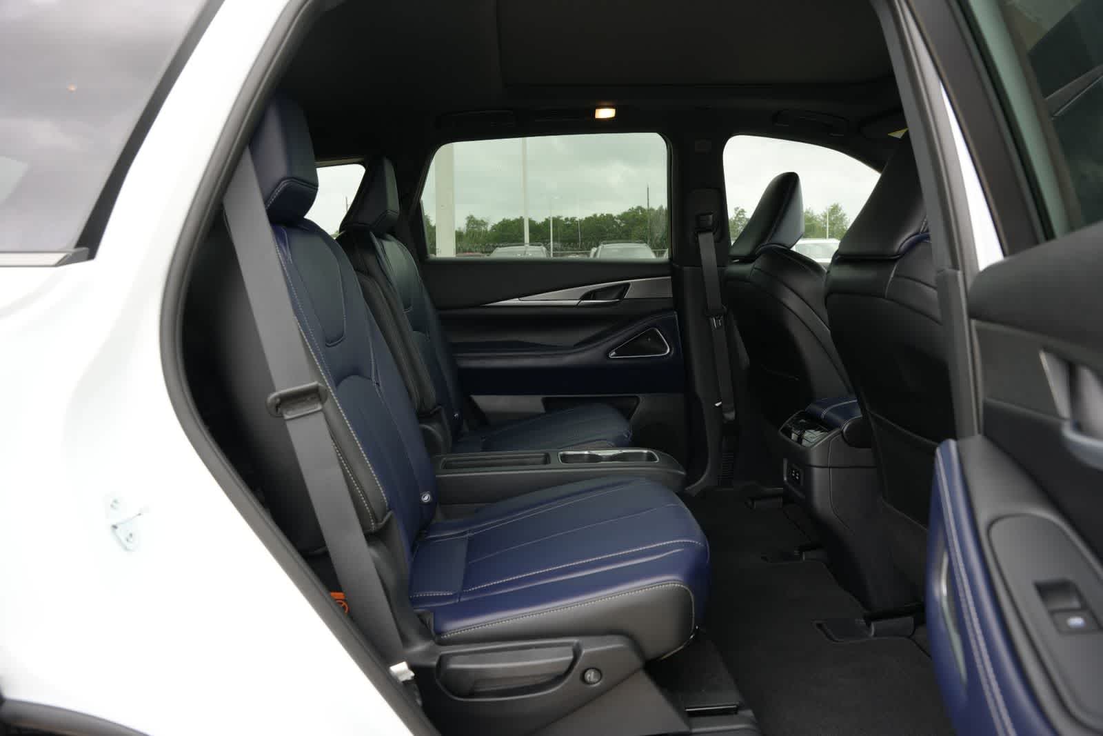 Thumbnail: 2027 INFINITI QX60 - 21