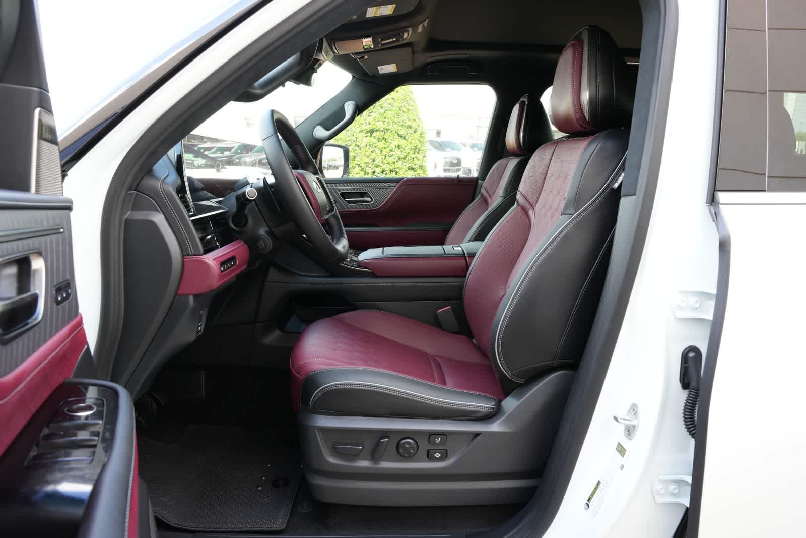 Thumbnail: 2026 INFINITI QX80 - 17