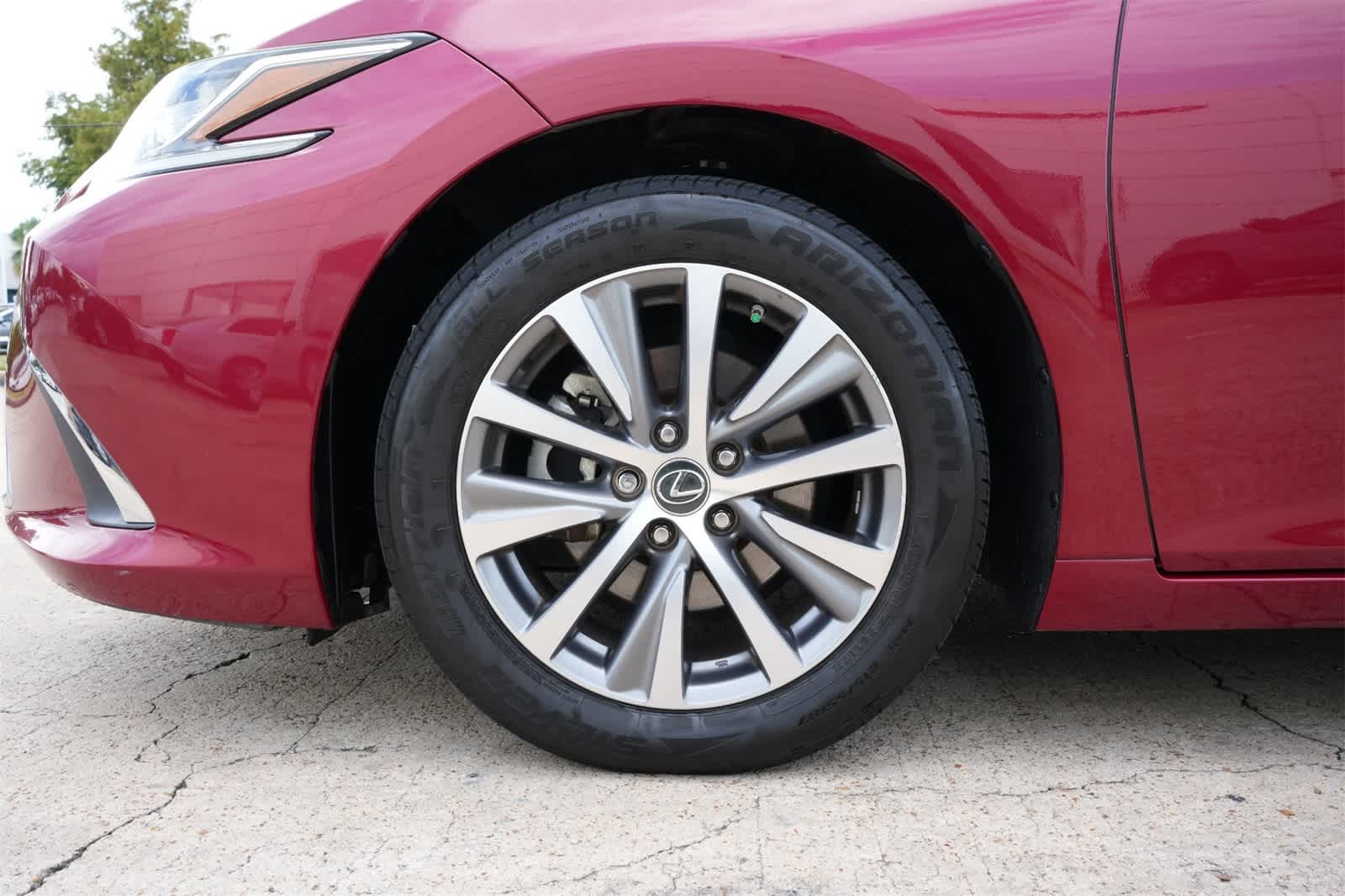 Thumbnail: 2019 Lexus ES - 26