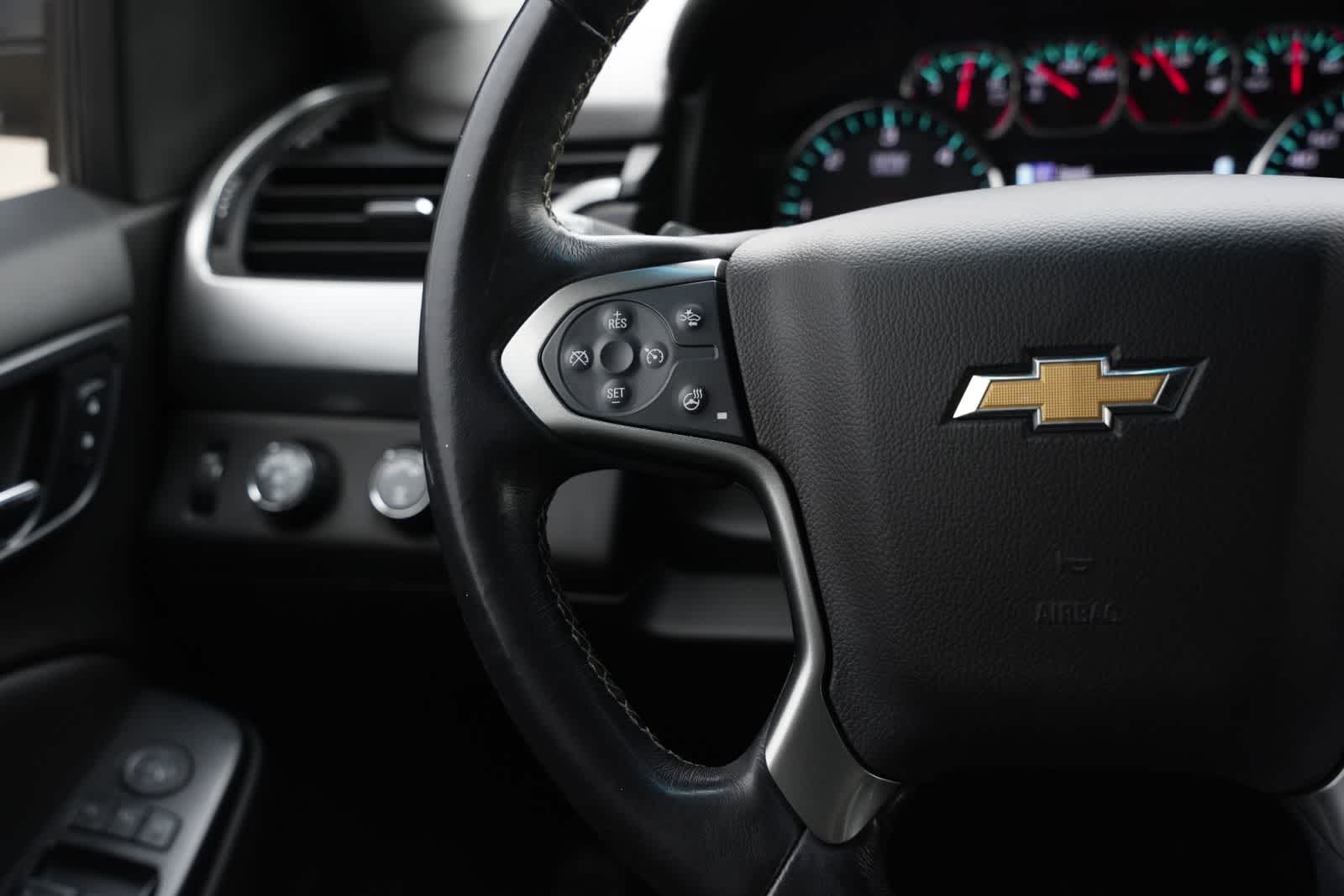 Thumbnail: 2019 Chevrolet Suburban - 10