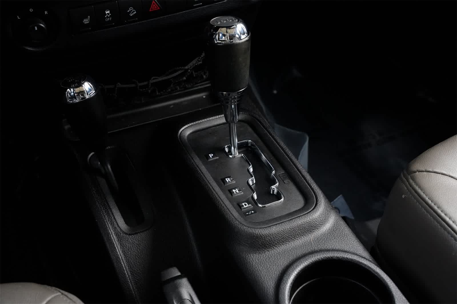 Thumbnail: 2014 Jeep Wrangler - 14
