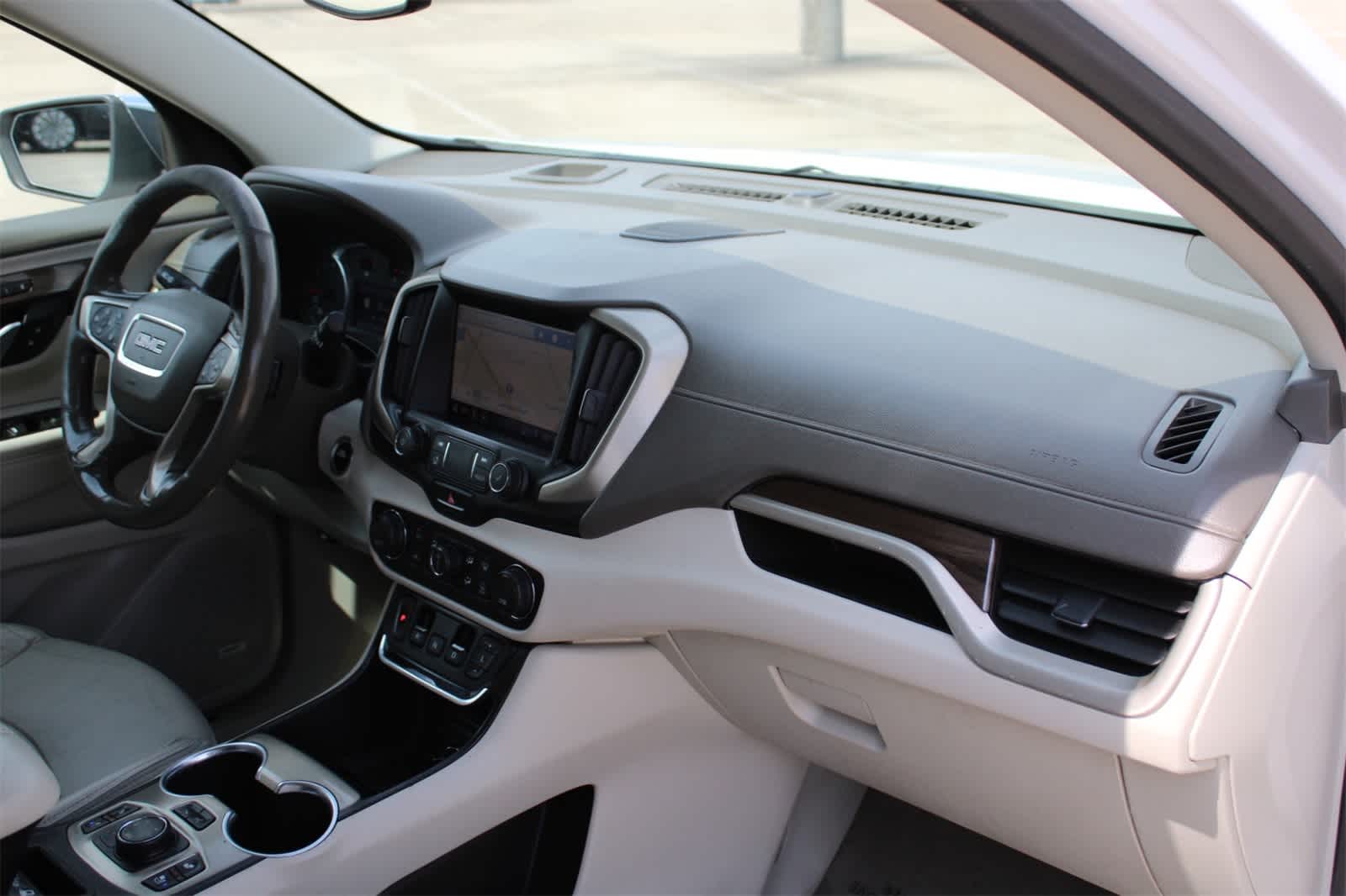 Thumbnail: 2020 GMC Terrain - 25